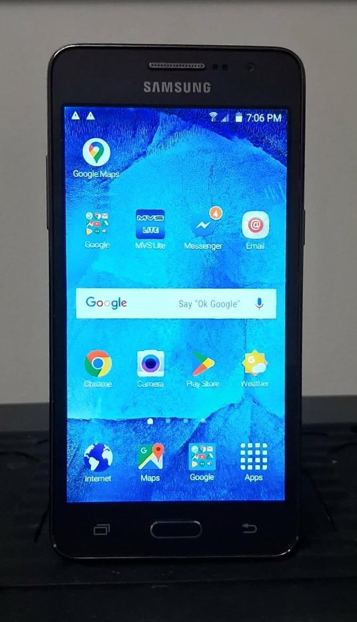 Samsung Galaxy Grand Prime 8GB Unlocked Excellent + Roots Case - photo 2