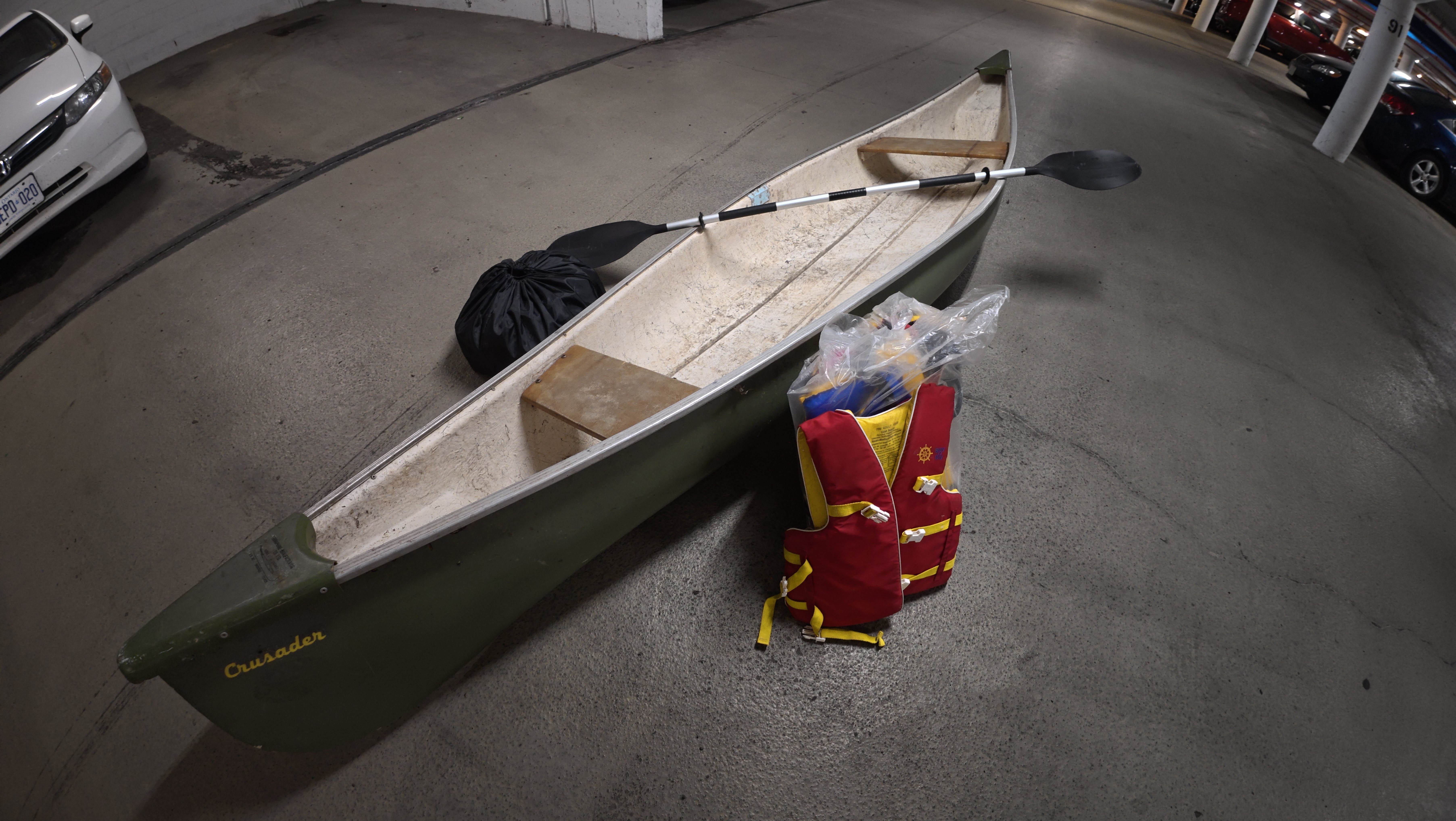 Canoe (14ft) - Fiberglass, 2 seats. - photo 2