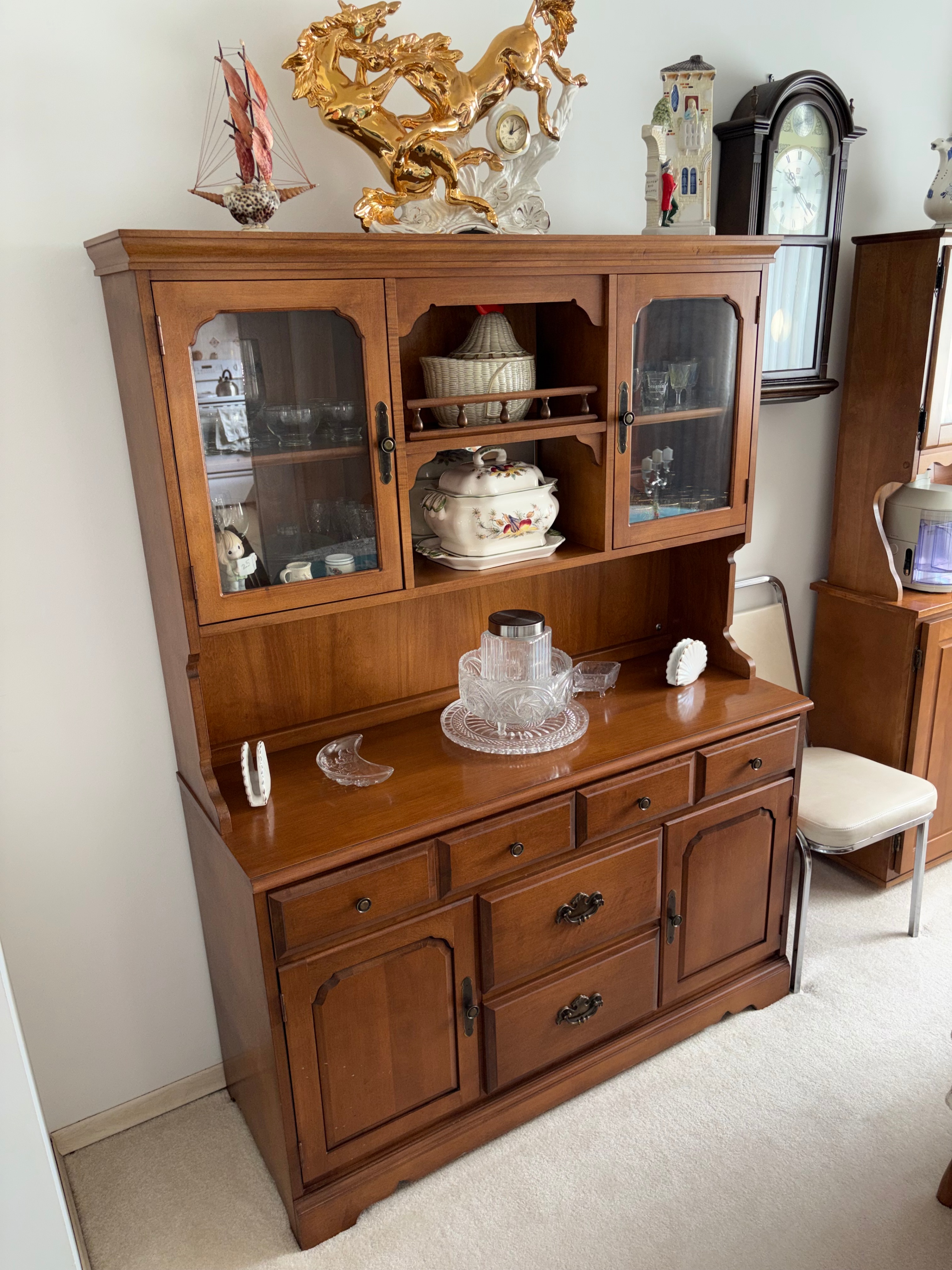 Solid Wood Dining Room Hutch