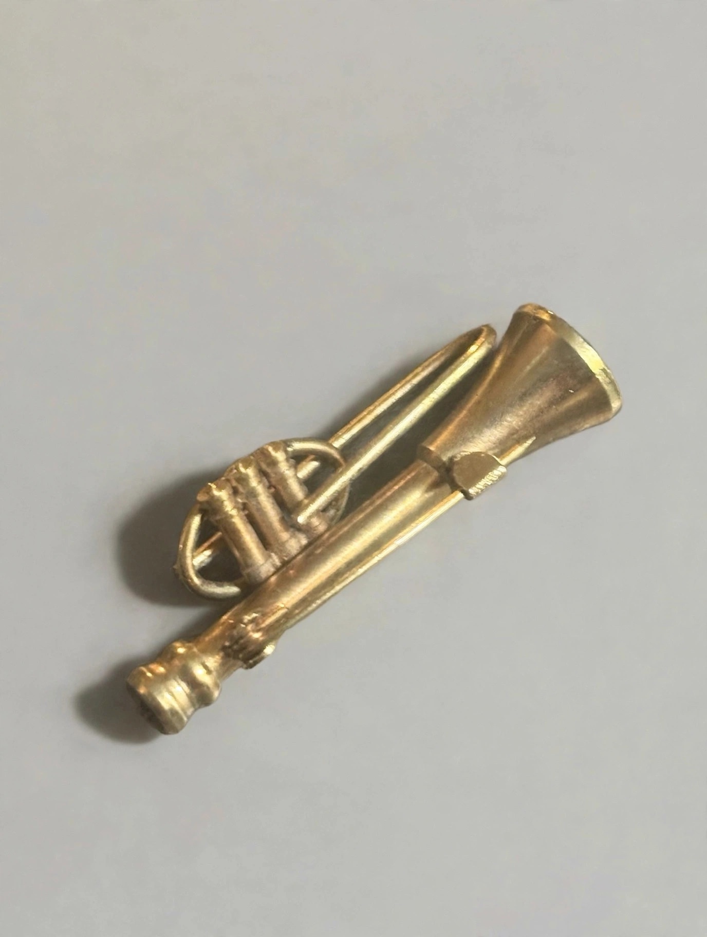 Miniature Brass Trumpet Brooch Pin Gold Tone Instrument Lapel - photo 2