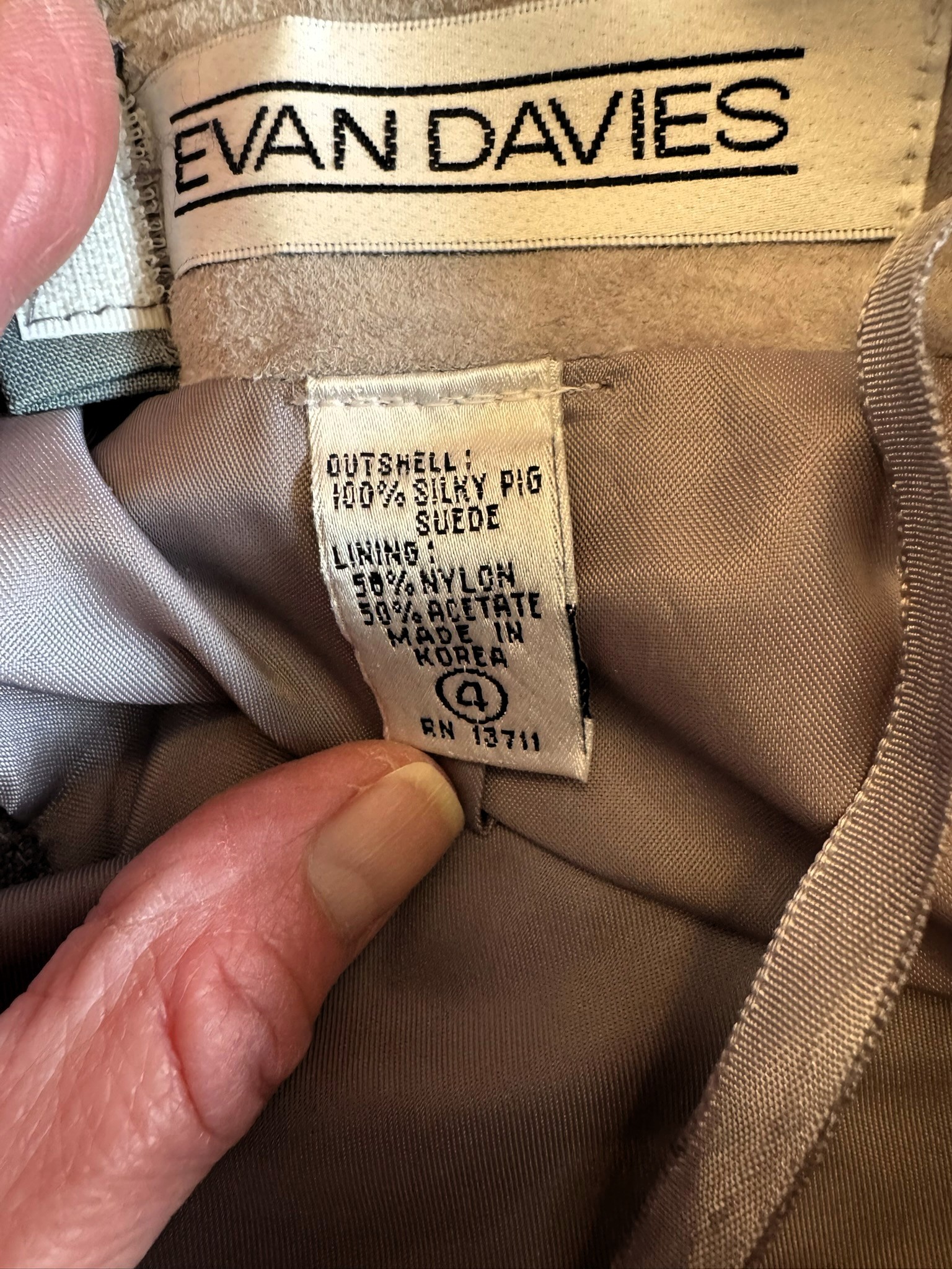 Vintage 80s Beige Suede Pencil Skirt / Jupe vintage en suède - photo 3