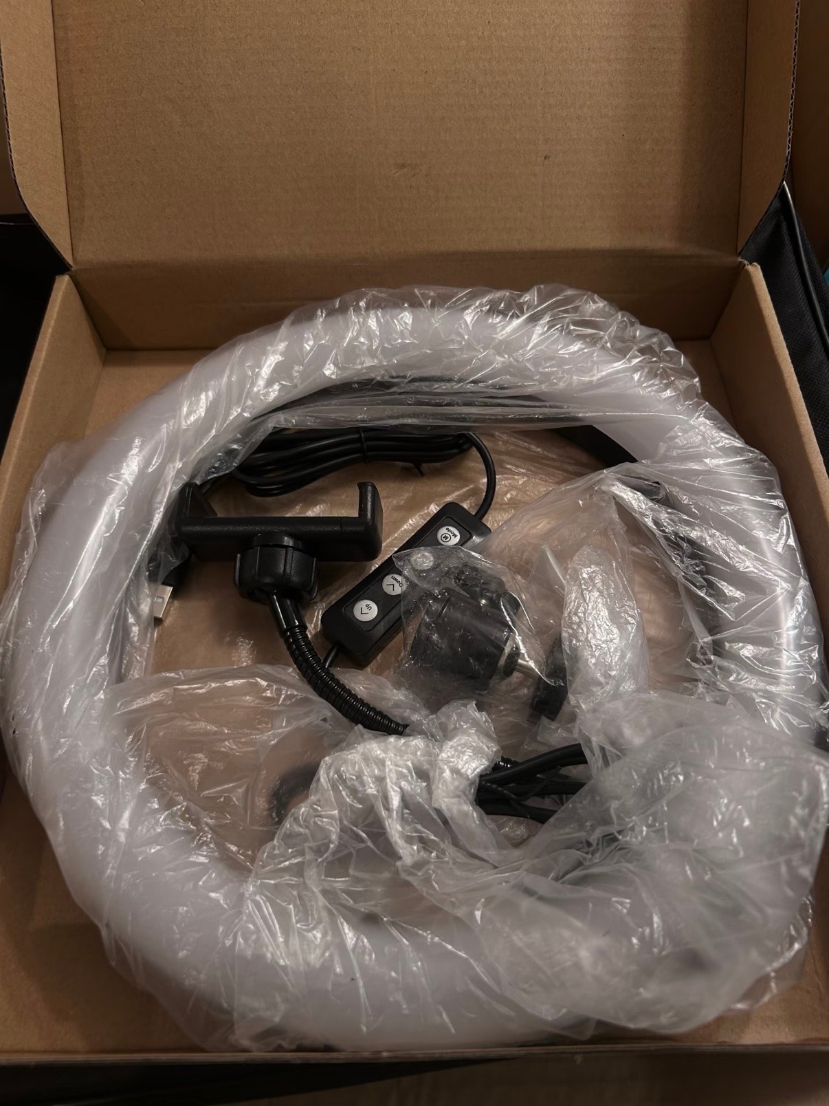 Brand New LED Ring Light Kit M-26 (Live Streaming Lamp) - photo 2
