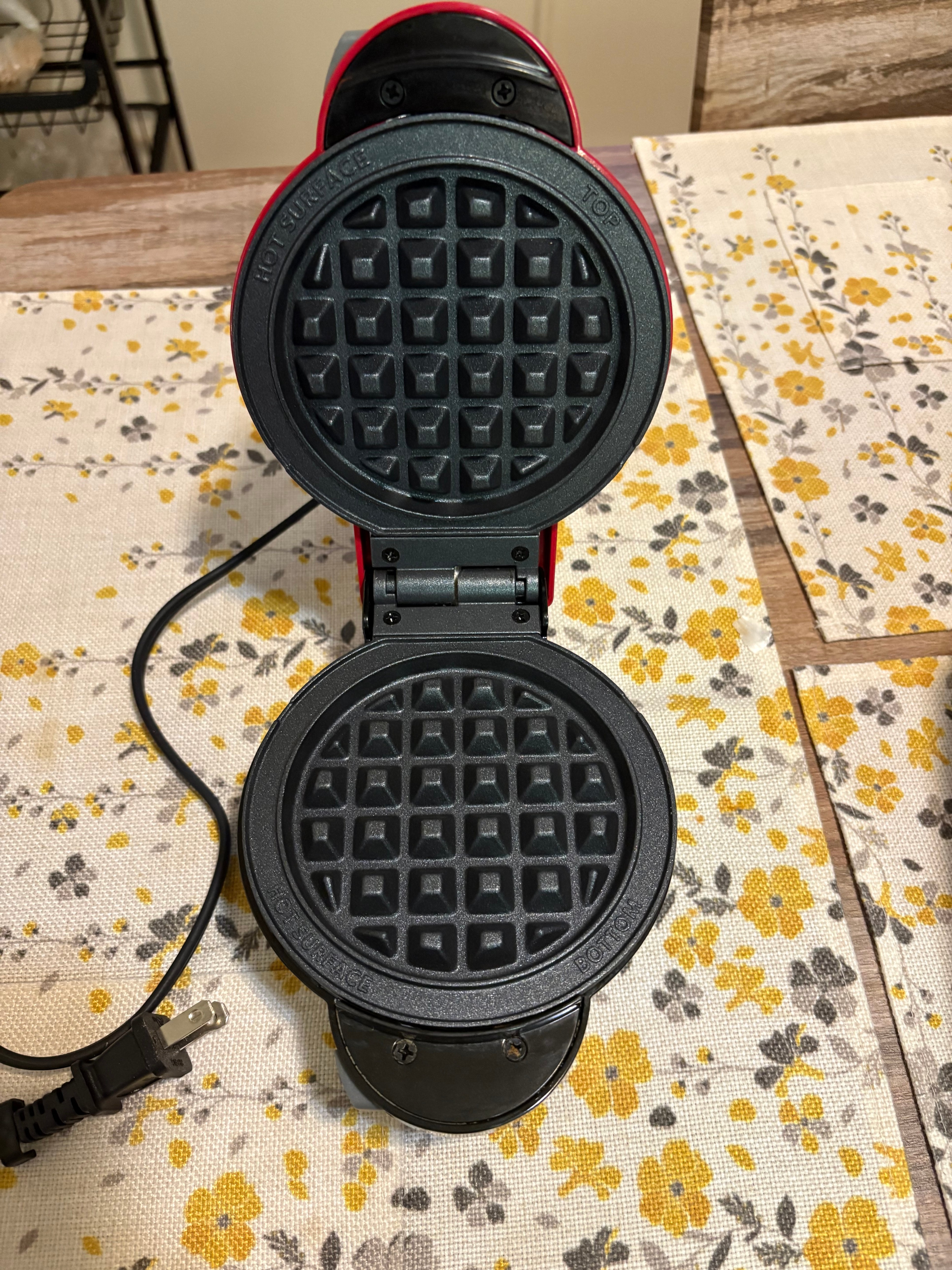 DASH Mini Waffle Maker – 5 Fun Shapes - photo 2