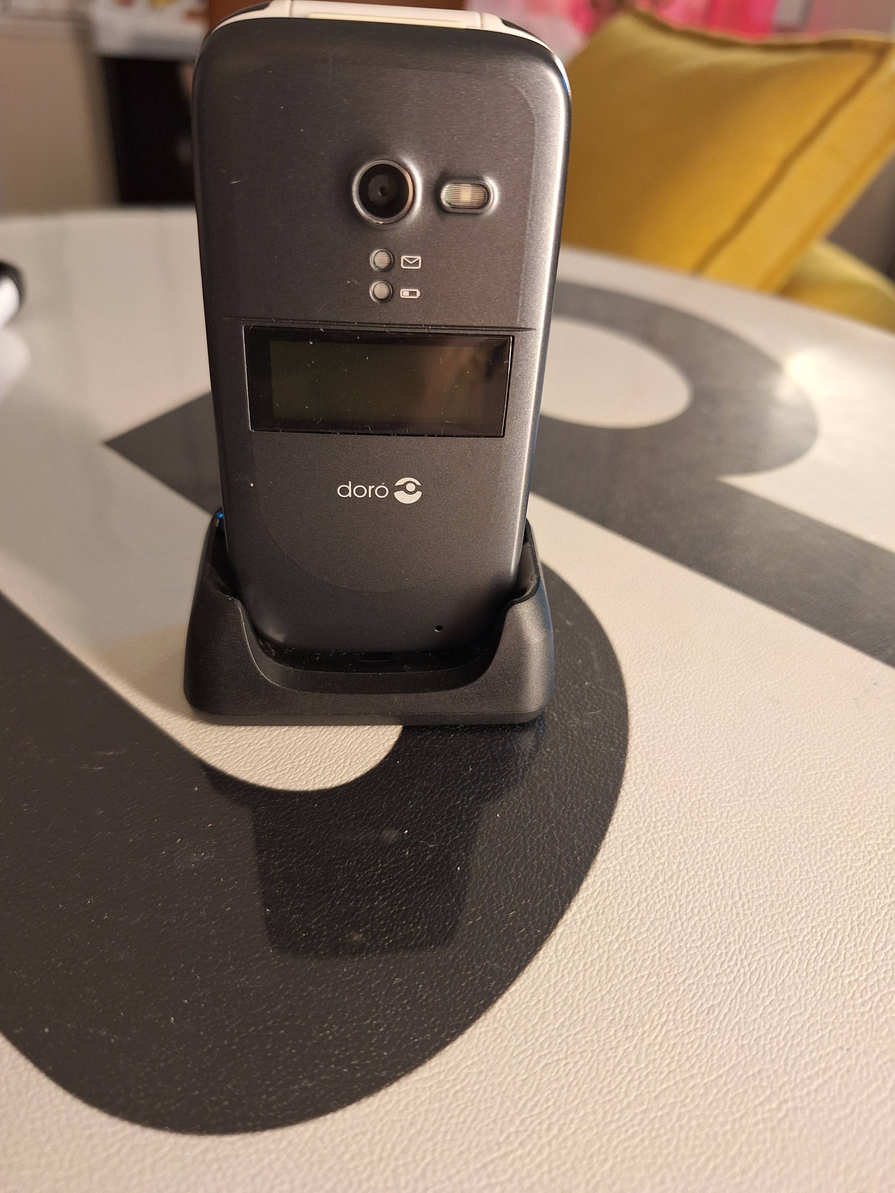 Doro Flip Phone with Charging Dock