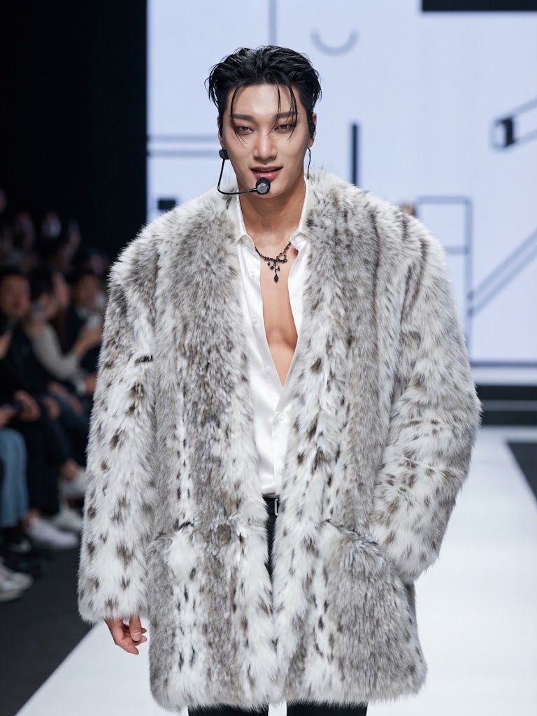 NEW Trendy UNISEX Fur Jacket