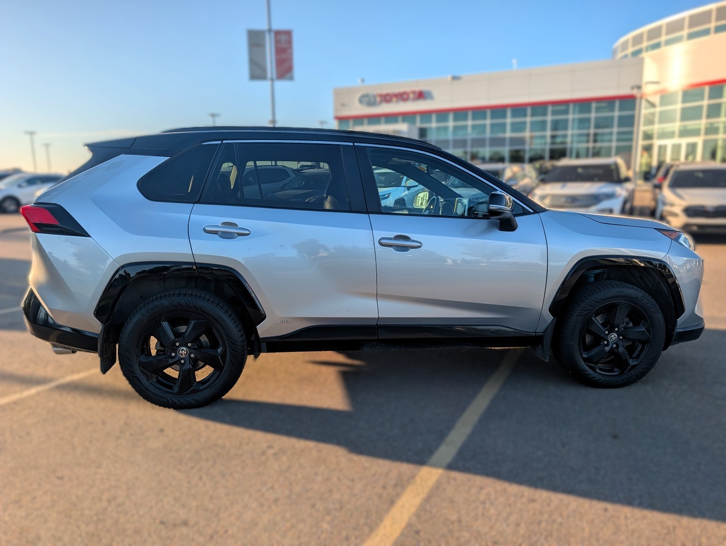 2021 Toyota RAV4 Hybrid - photo 5