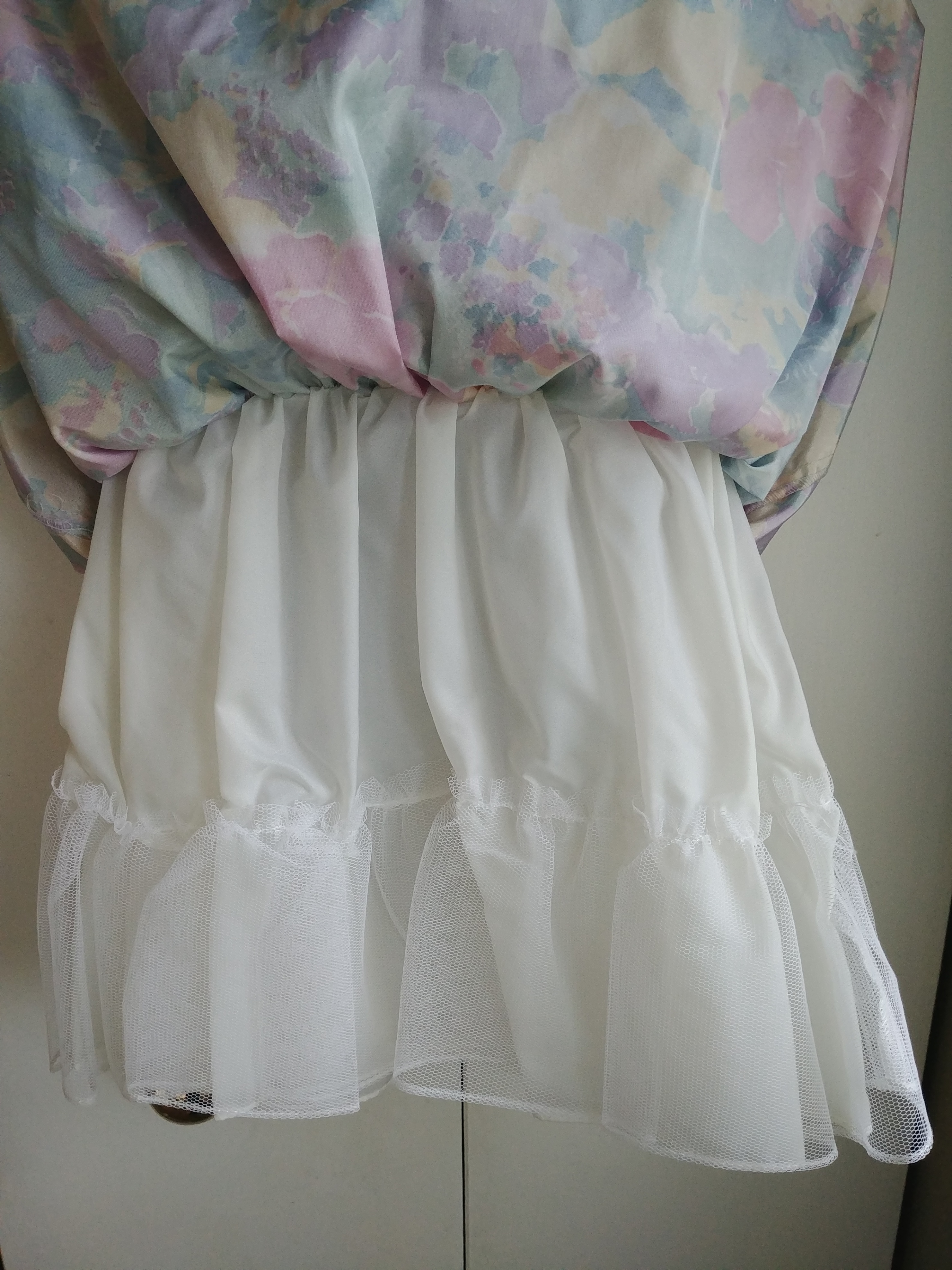 Floral Party Dress for Girls, Size 5. Like New - photo 4