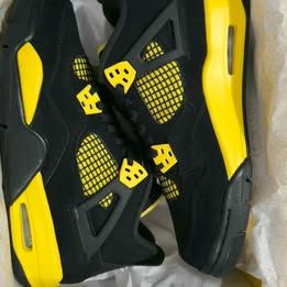 Jordan 4 Retro Thunder 2023 (GS)