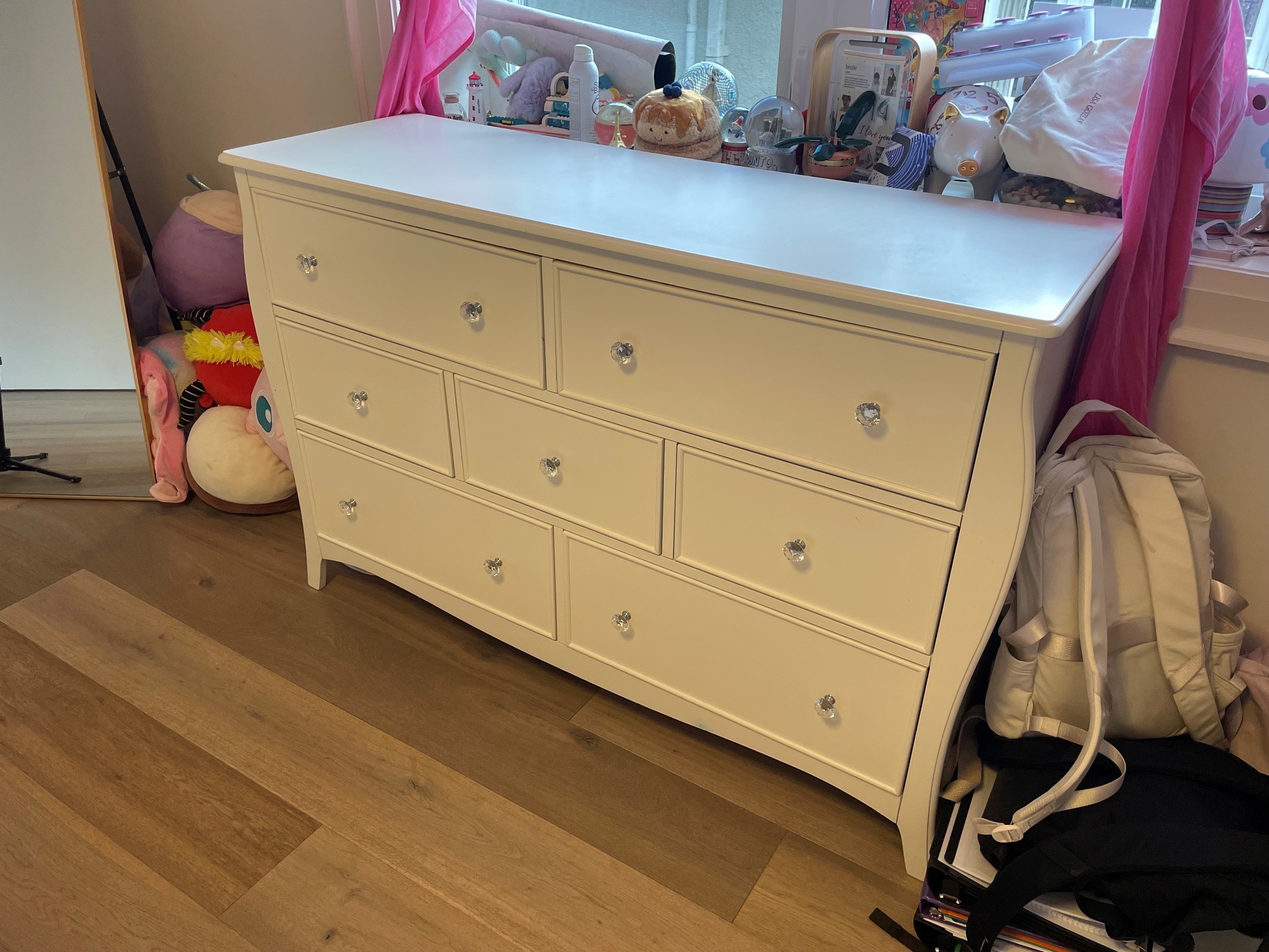White Dresser with Crystal Knobs - photo 4