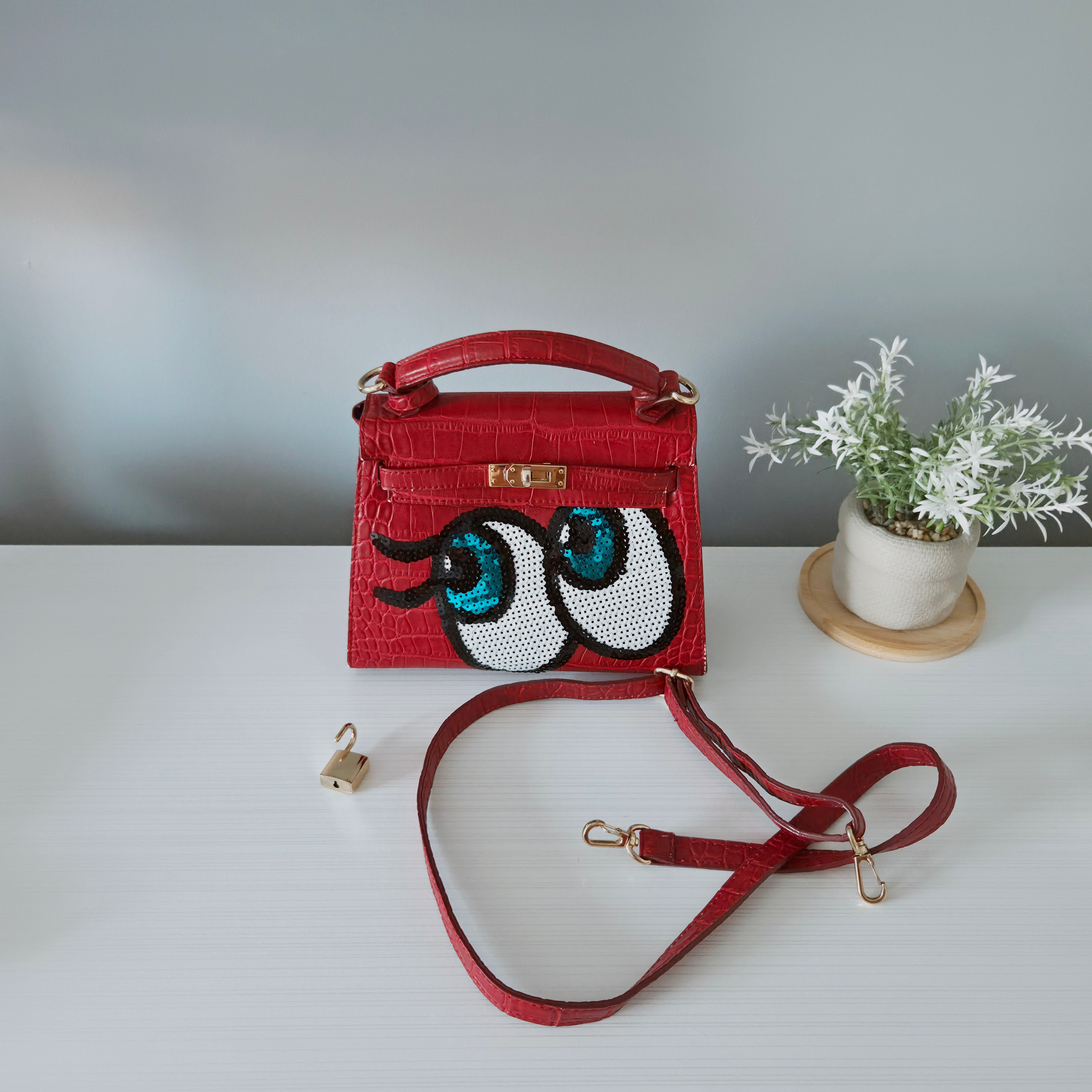 Playnomore “Shy Girl” Vegan Leather Handbag - Pre-loved! ✨ - photo 5