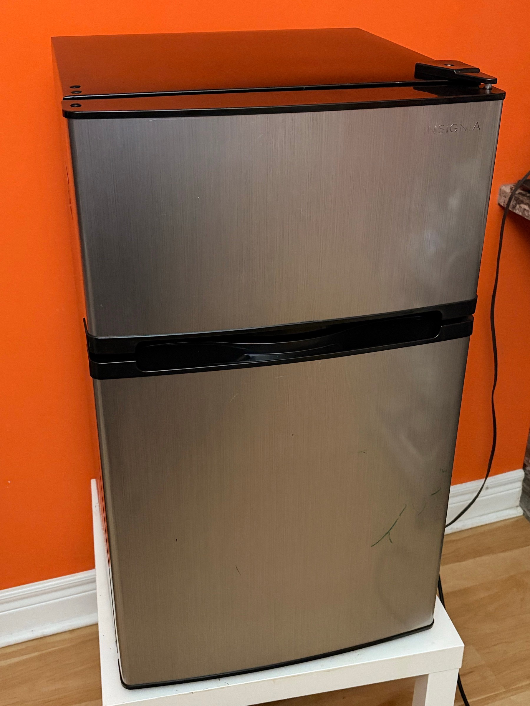 Insignia compact 2-door mini fridge w/ freezer (stainless steel)