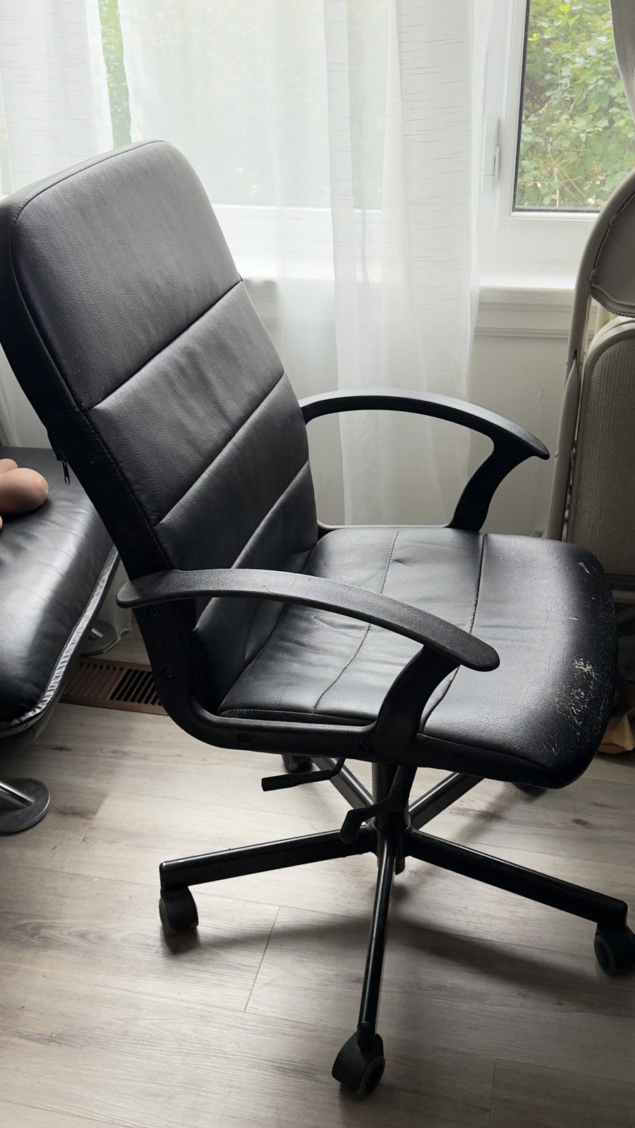 Black Office Chair with Armrests – Swivel, on Wheels - photo 3