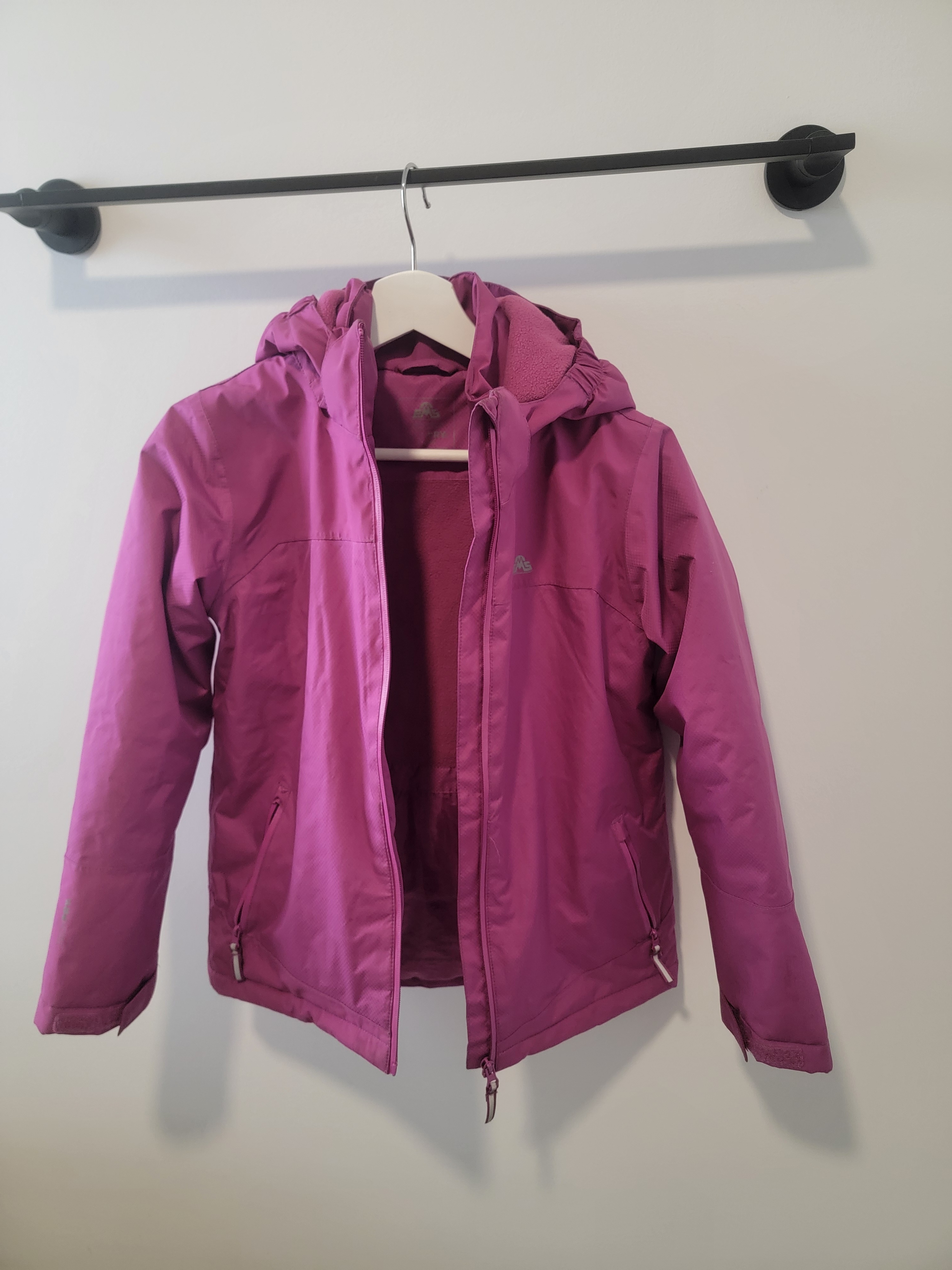 Girls age 8-10 jacket in new excellent condition - photo 3