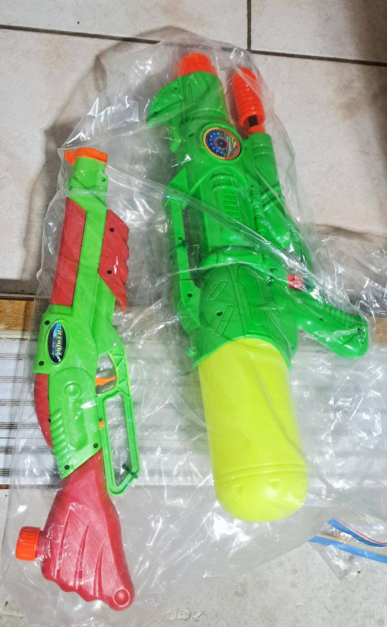 FREE - Pair of kid's watergun