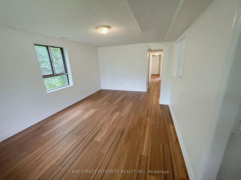 Keswick 2-Bed Main Floor Rental | $1,900/month