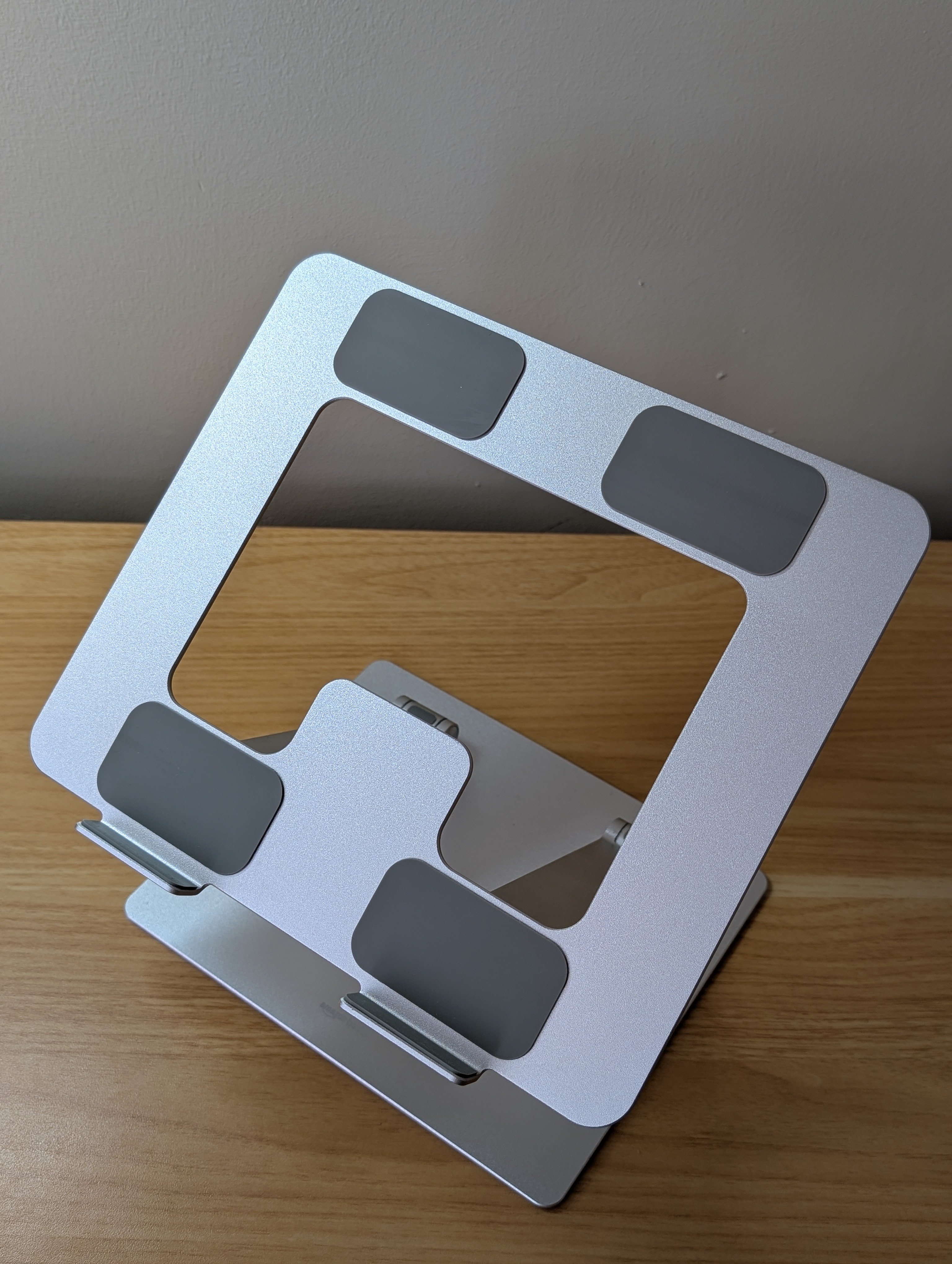 Amazon Basics Adjustable Aluminum Laptop Stand - Excellent