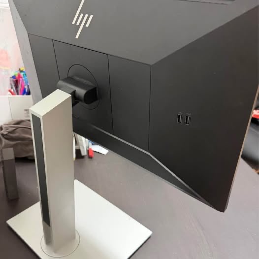 BNIB HP Monitor - Model E23 - photo 2