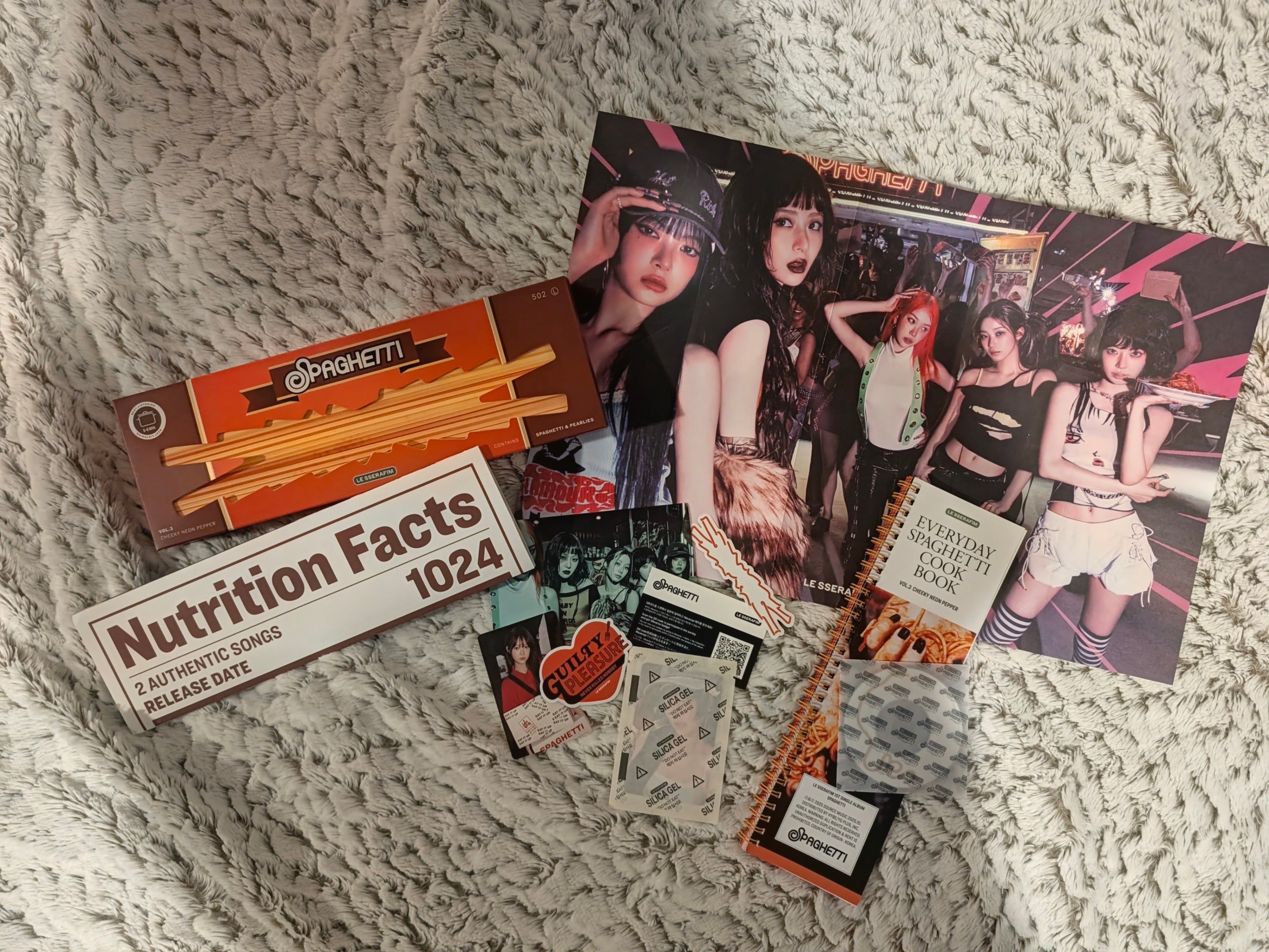 LE SSERAFIM SPAGHETTI + Tower Records Eunchae Photocard