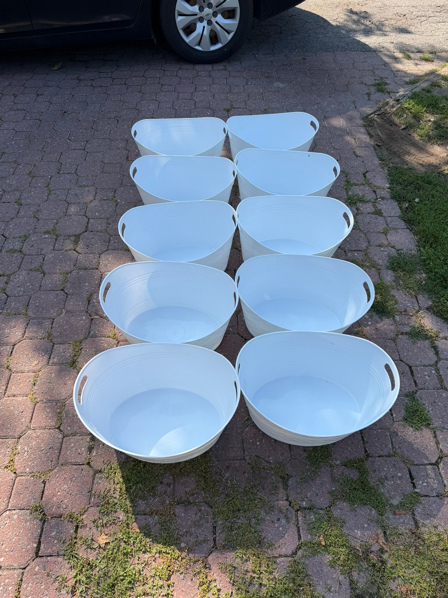 Lot of White Storage Baskets - photo 2