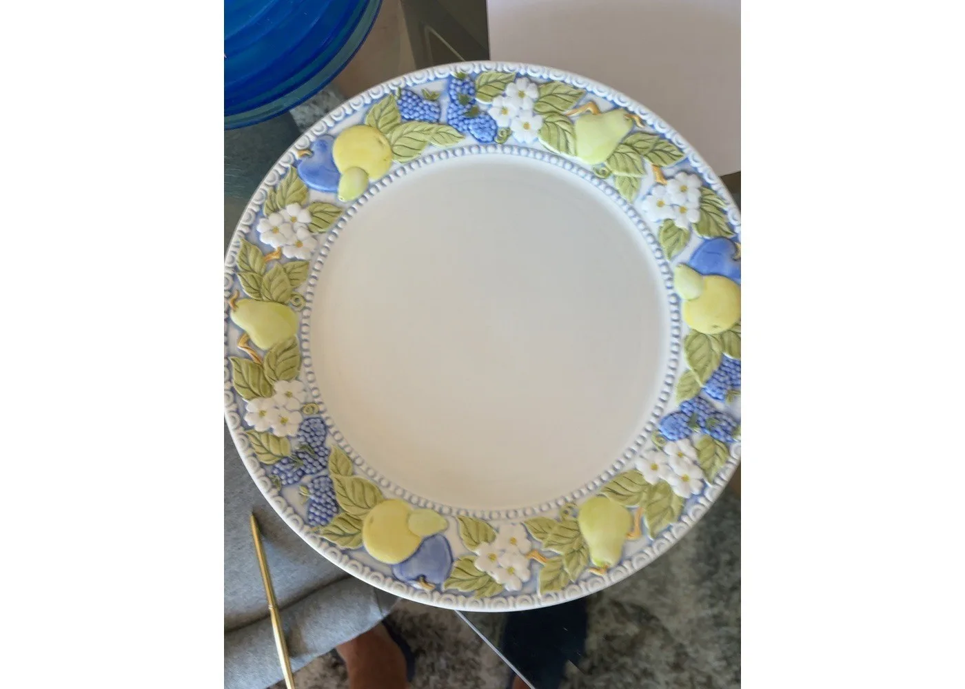 Set of 8 Metlox Vernon Ware Della Robbia Dinner Plates