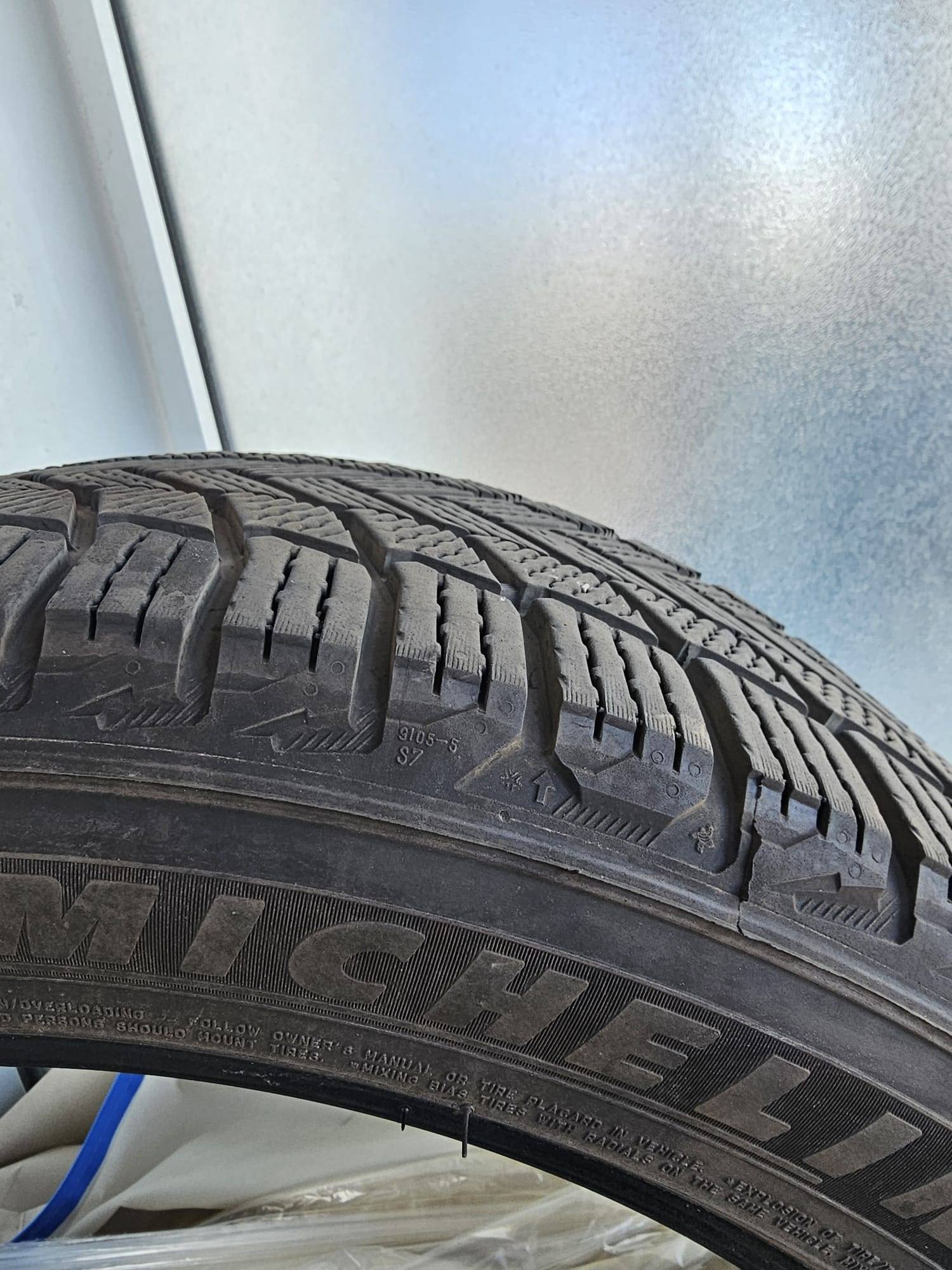 Michelin X-Ice Snow 255/45R19 - photo 2