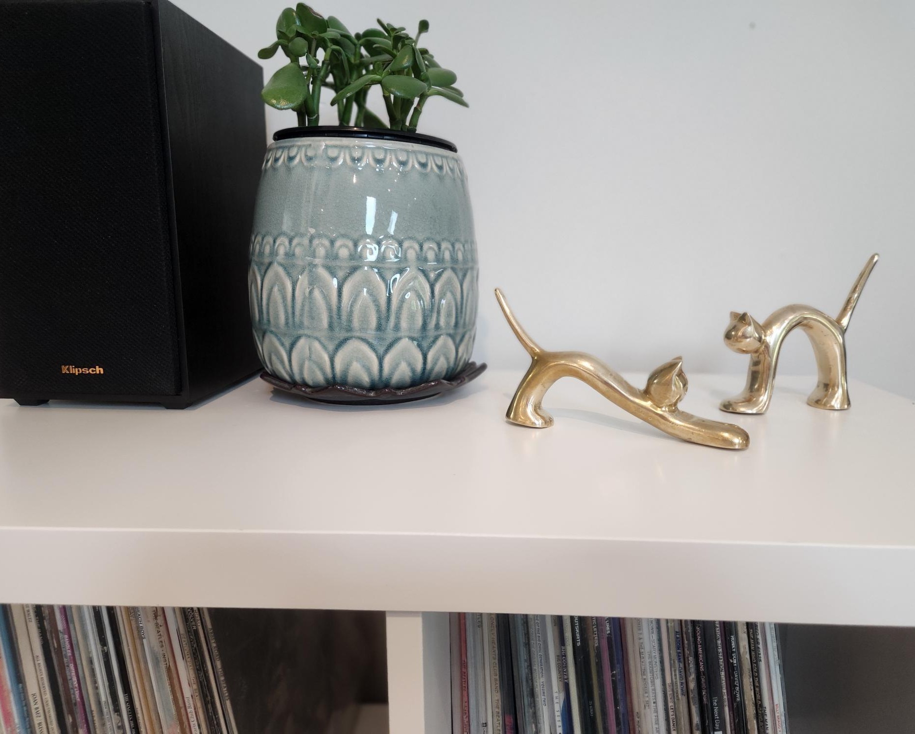 Pair of Vintage Solid Brass Cats, Stretching and Playing - photo 2
