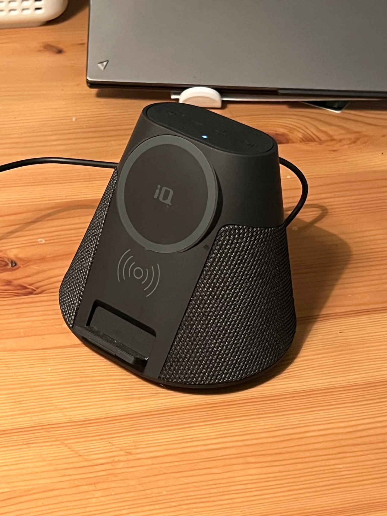 iQ Wave Home Speaker - Bluetooth 5.1 + Wireless Charging Stand - photo 5