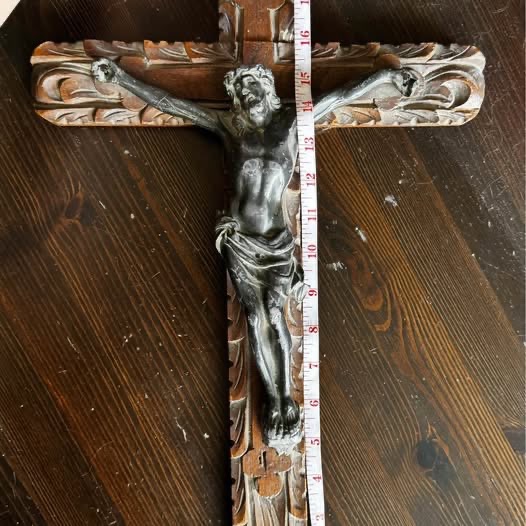INRI 20" Crucifix - Needs repair (see ad)