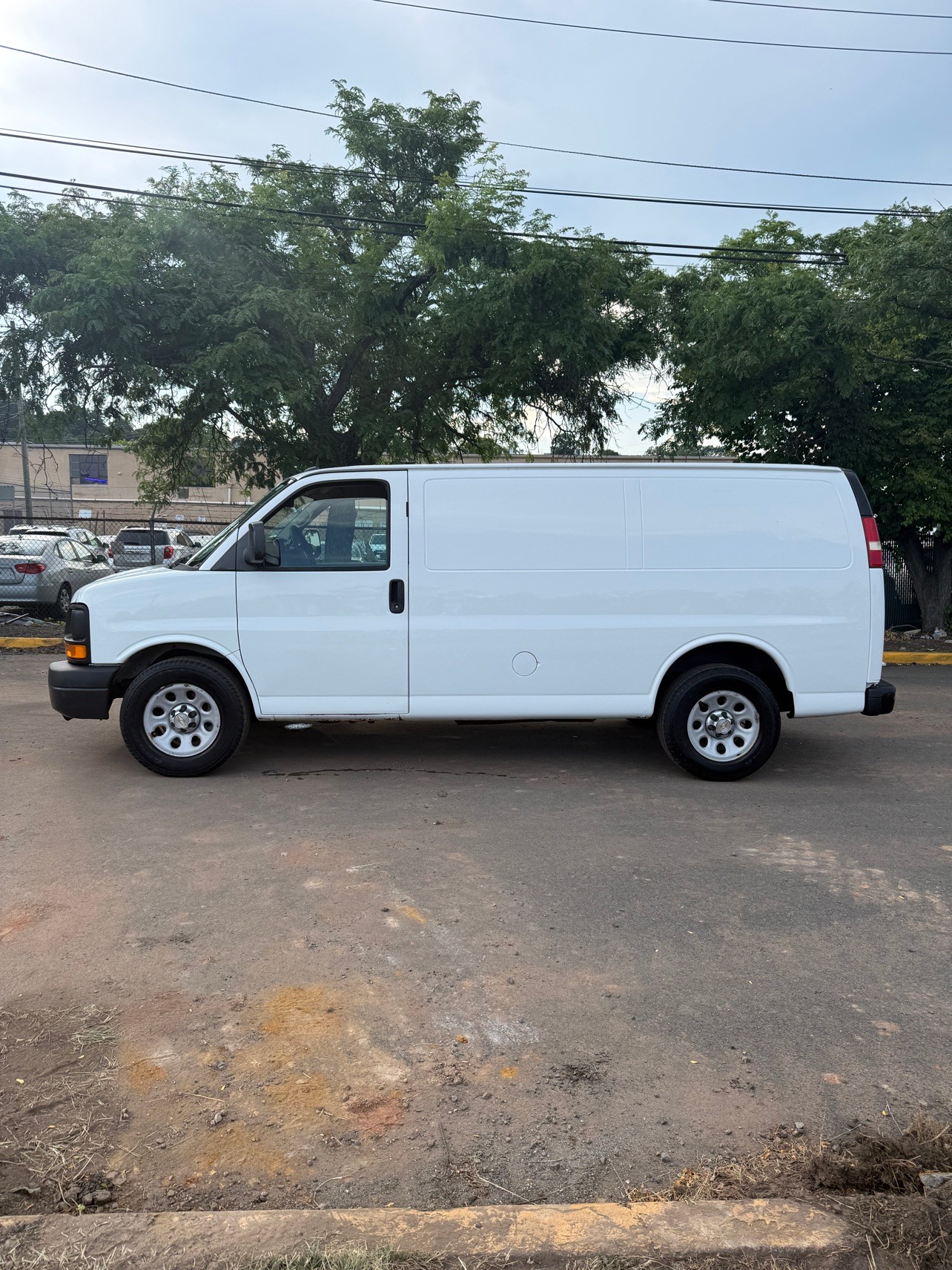 2013 Chevrolet Express 1500 Cargo Van - photo 4