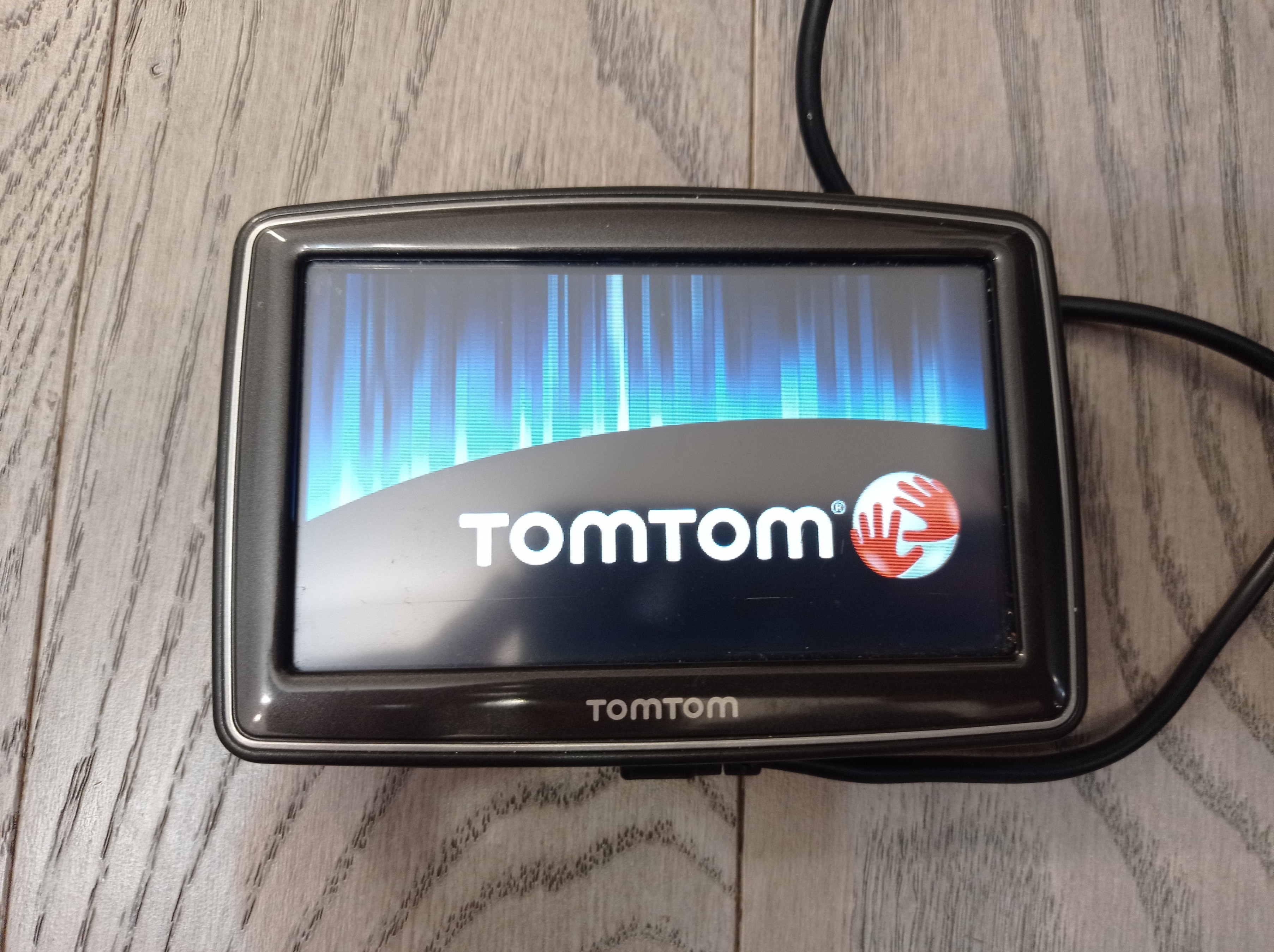 TomTom XL (Model 4ET03) Portable GPS Navigator - photo 3