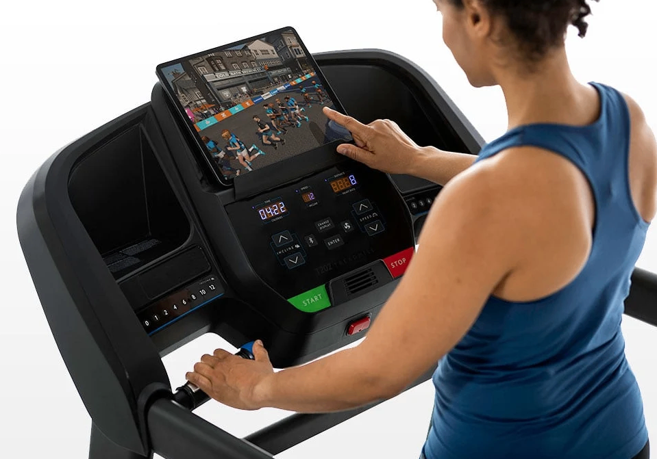 Horizon T202 Treadmill - Like New - photo 4