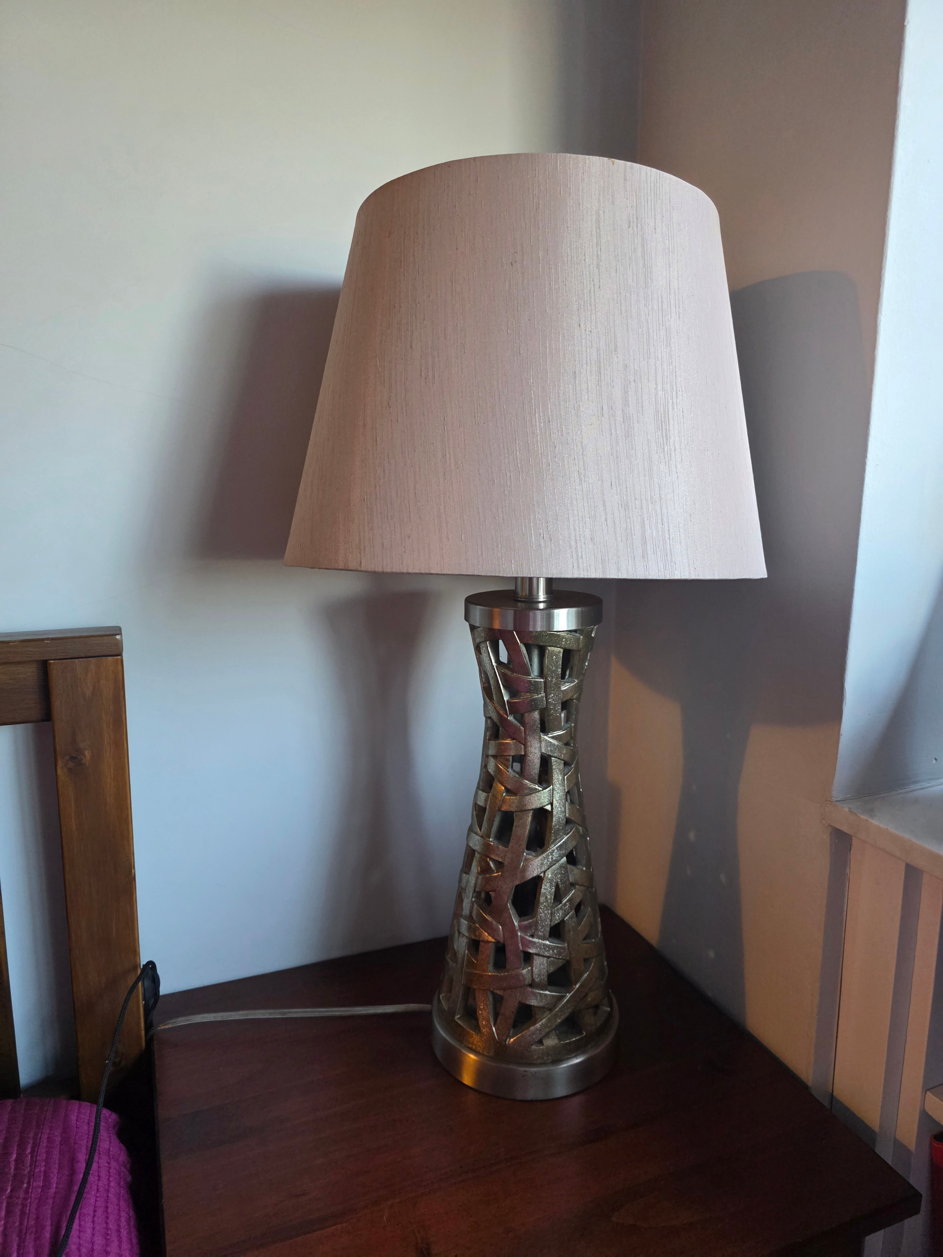 Beautiful Table Lamp in gold - photo 3