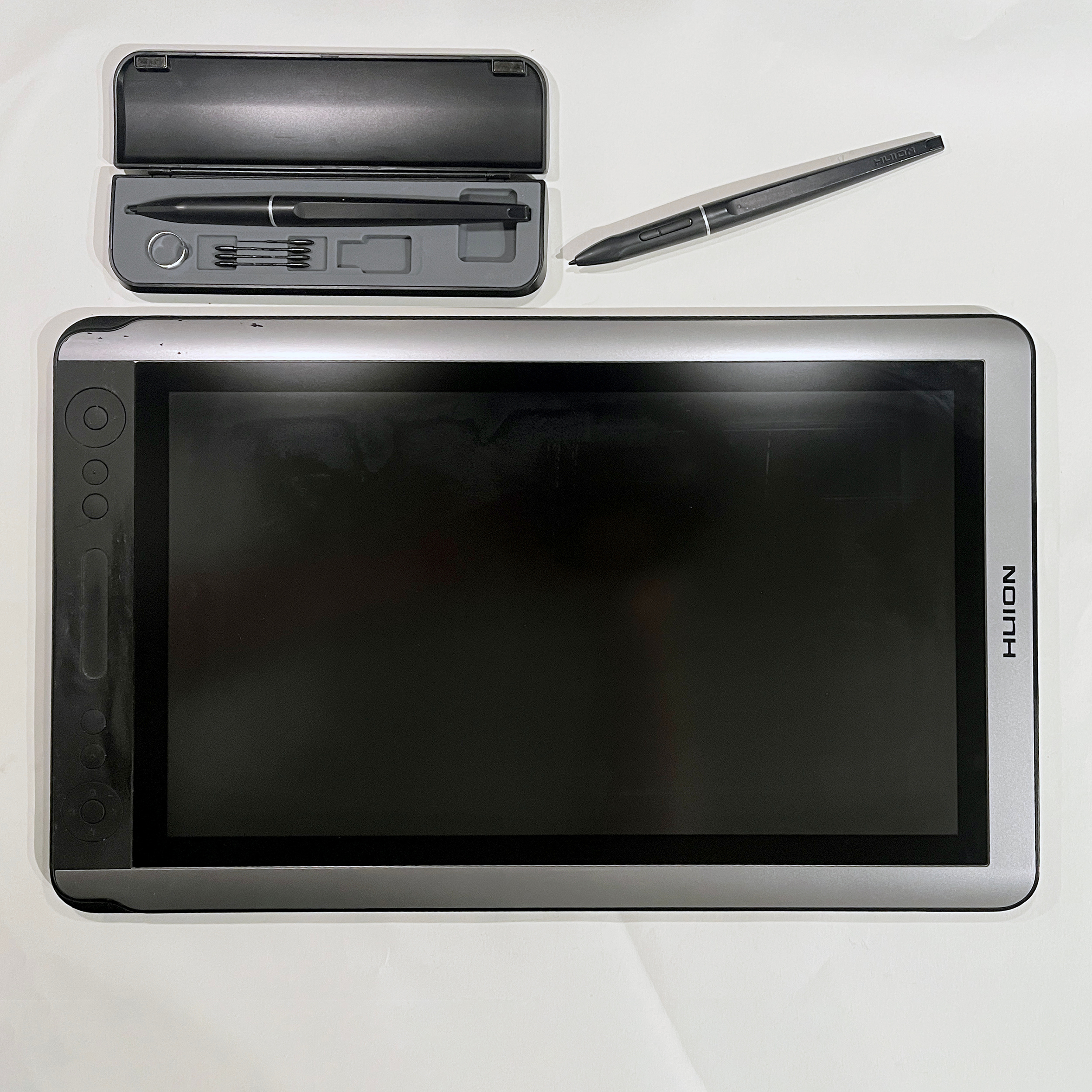 Huion Kamvas GT-156HD V2 15.6" Pen Display — 2 Pens!