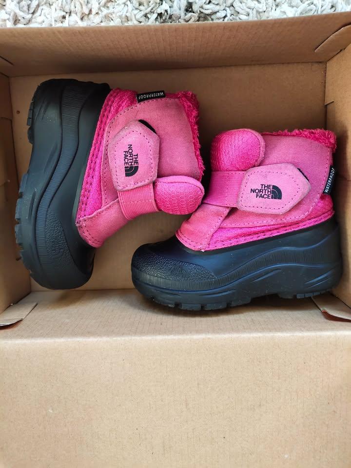 North Face Snow Boots – Toddler Girl Size 7 (UK 6 / EUR 23.5)