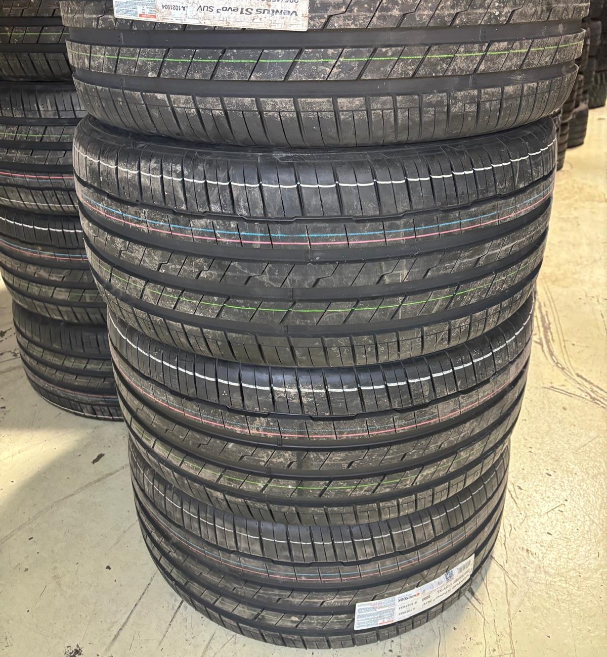 NEW 285/40/R22 Hankook–Audi Q8/Q7/RangeRover/Durango/GrandChero