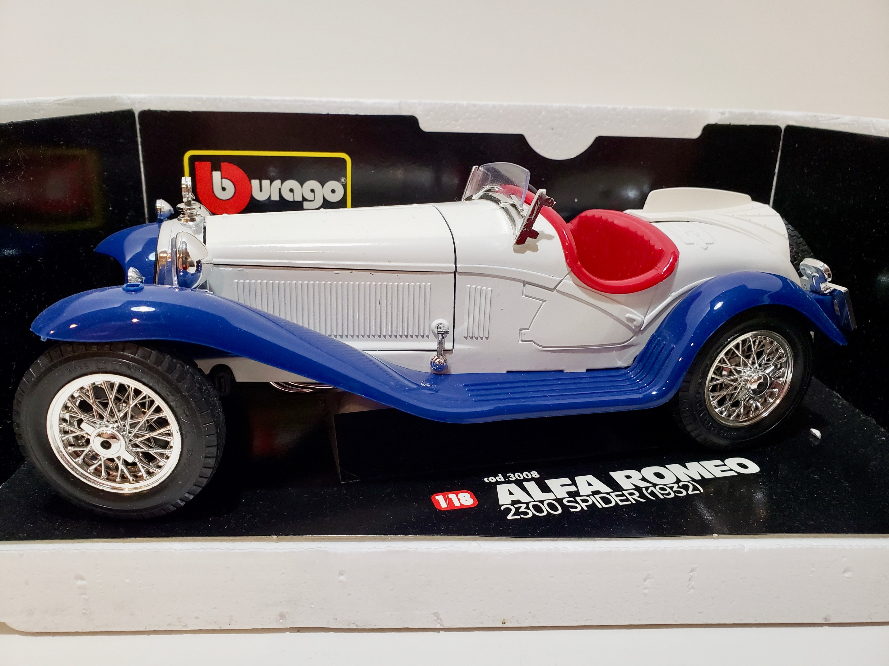 Alfa Romeo 2300 Spider (1932) Bburago Die-cast Model Car 1:18