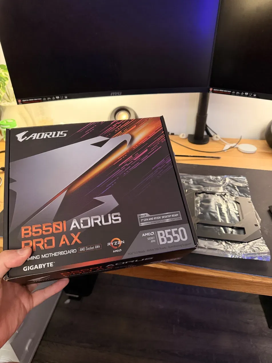 GIGABYTE B550I AORUS PRO AX ITX Motherboard - photo 5
