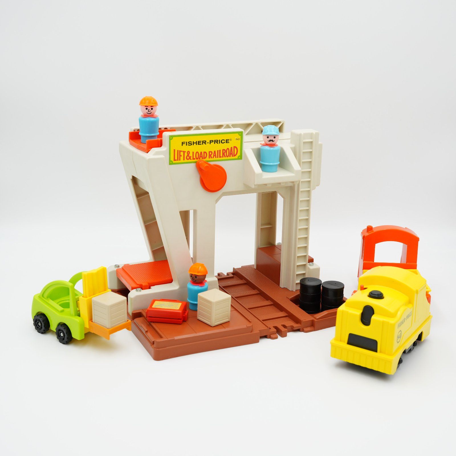 Vintage Fisher Price Lift And Load Railroad Playset #943 - photo 2