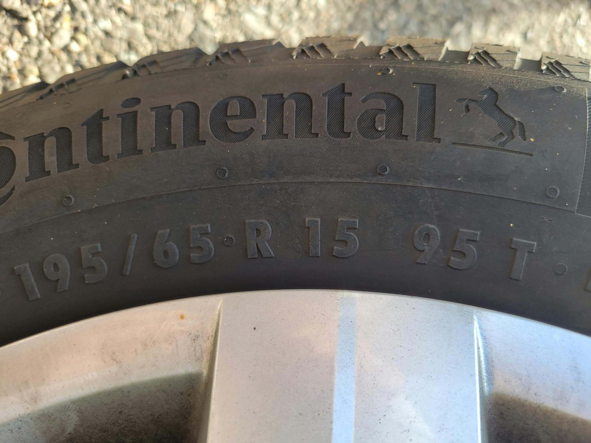 Continental Winter Tires (Set of 4) with VW Hubcaps - photo 2