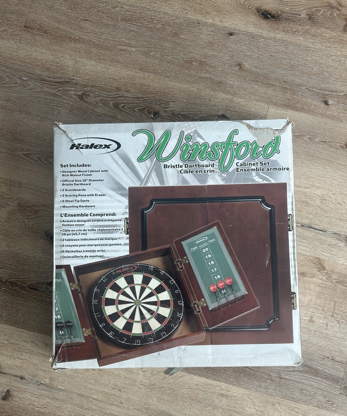 Halex Winsford Bristle Dartboard Set - 18in - New (Damaged Box)