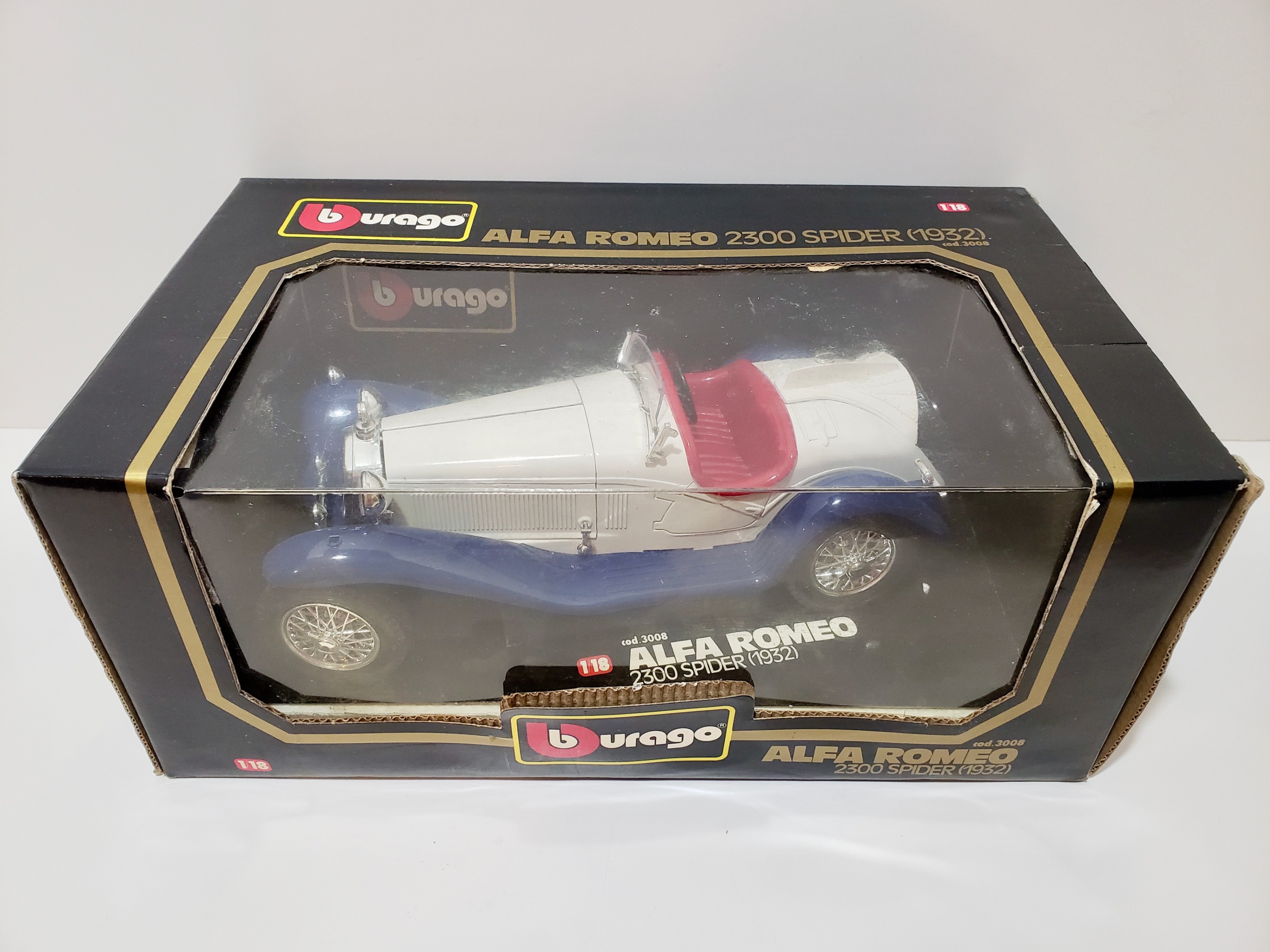 Alfa Romeo 2300 Spider (1932) Bburago Die-cast Model Car 1:18 - photo 4
