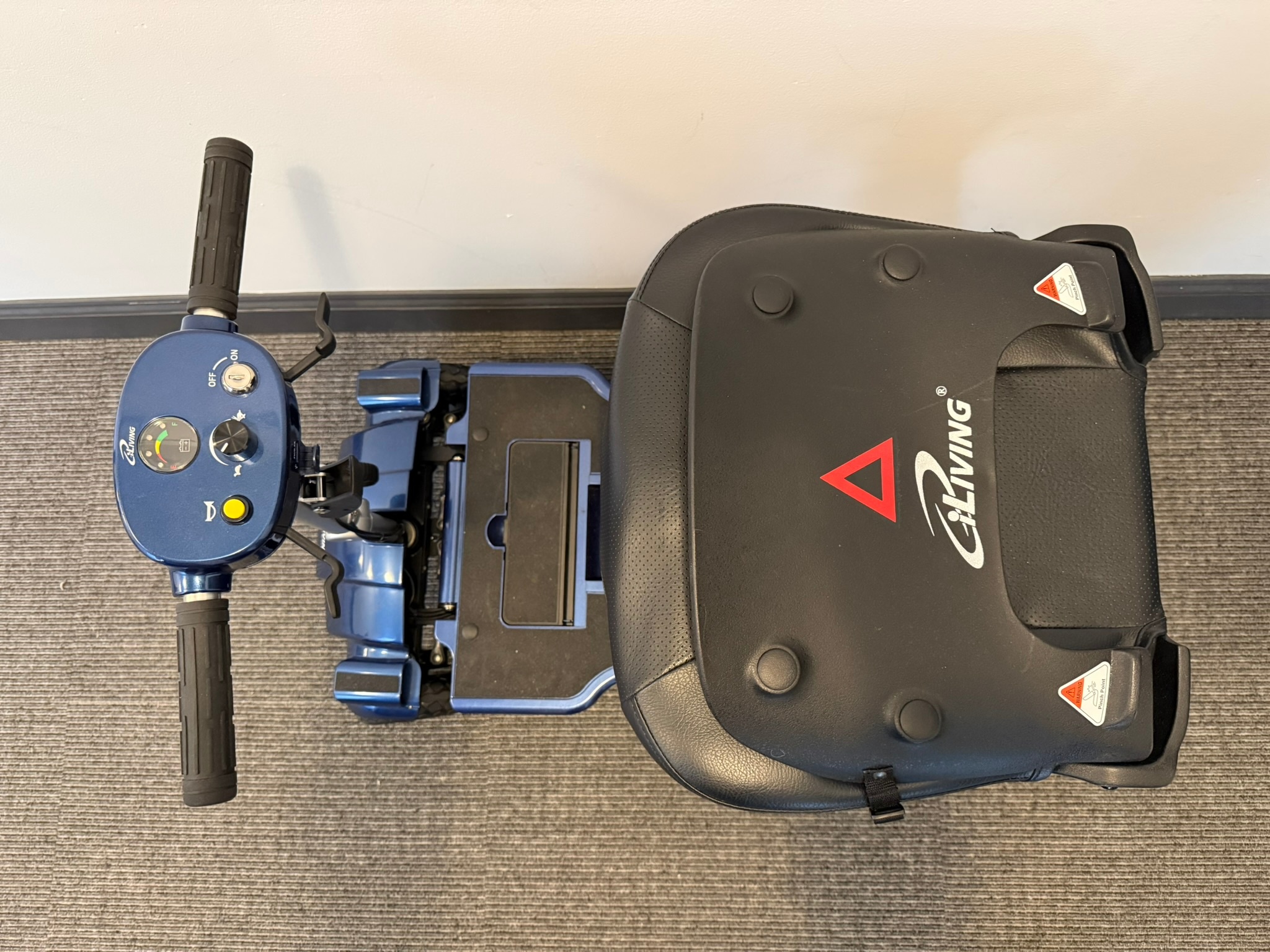 i3 - iLiving Foldable Mobility Scooter - photo 3