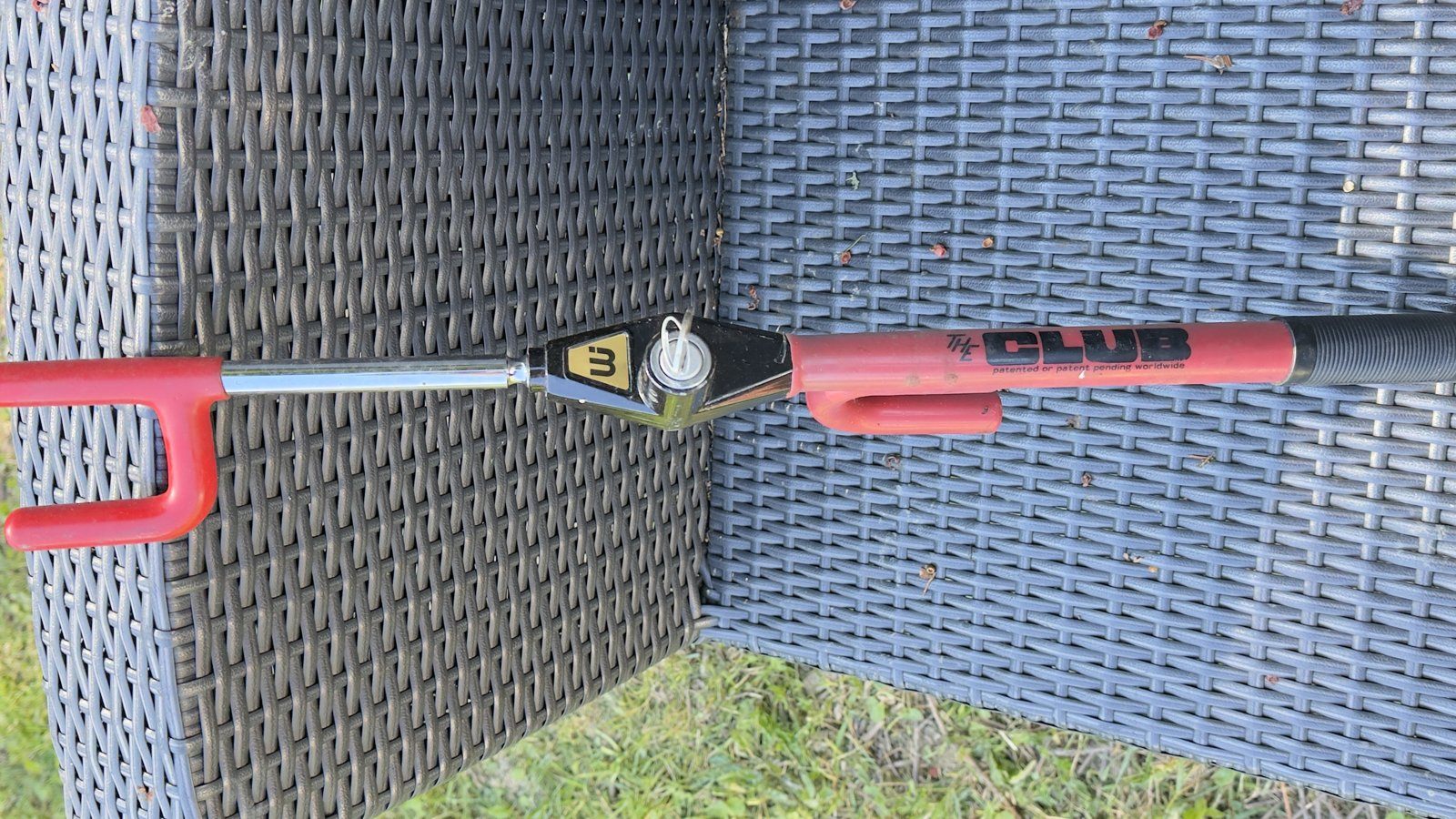 The Club Steering Wheel Lock with Key – Car Anti-Theft
