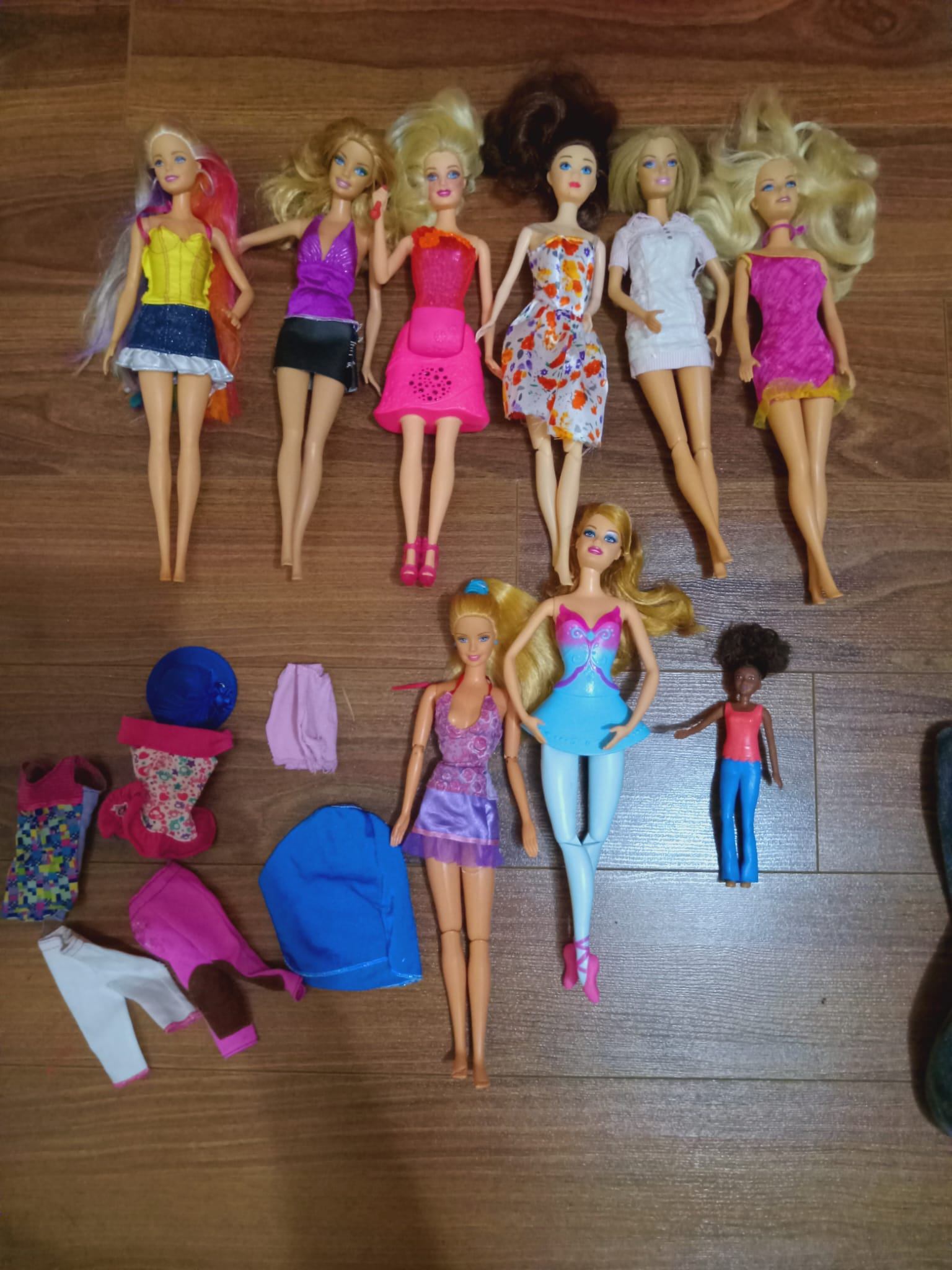 Barbie Dreamhouse Dollhouse with Accessories and Dolls - photo 2