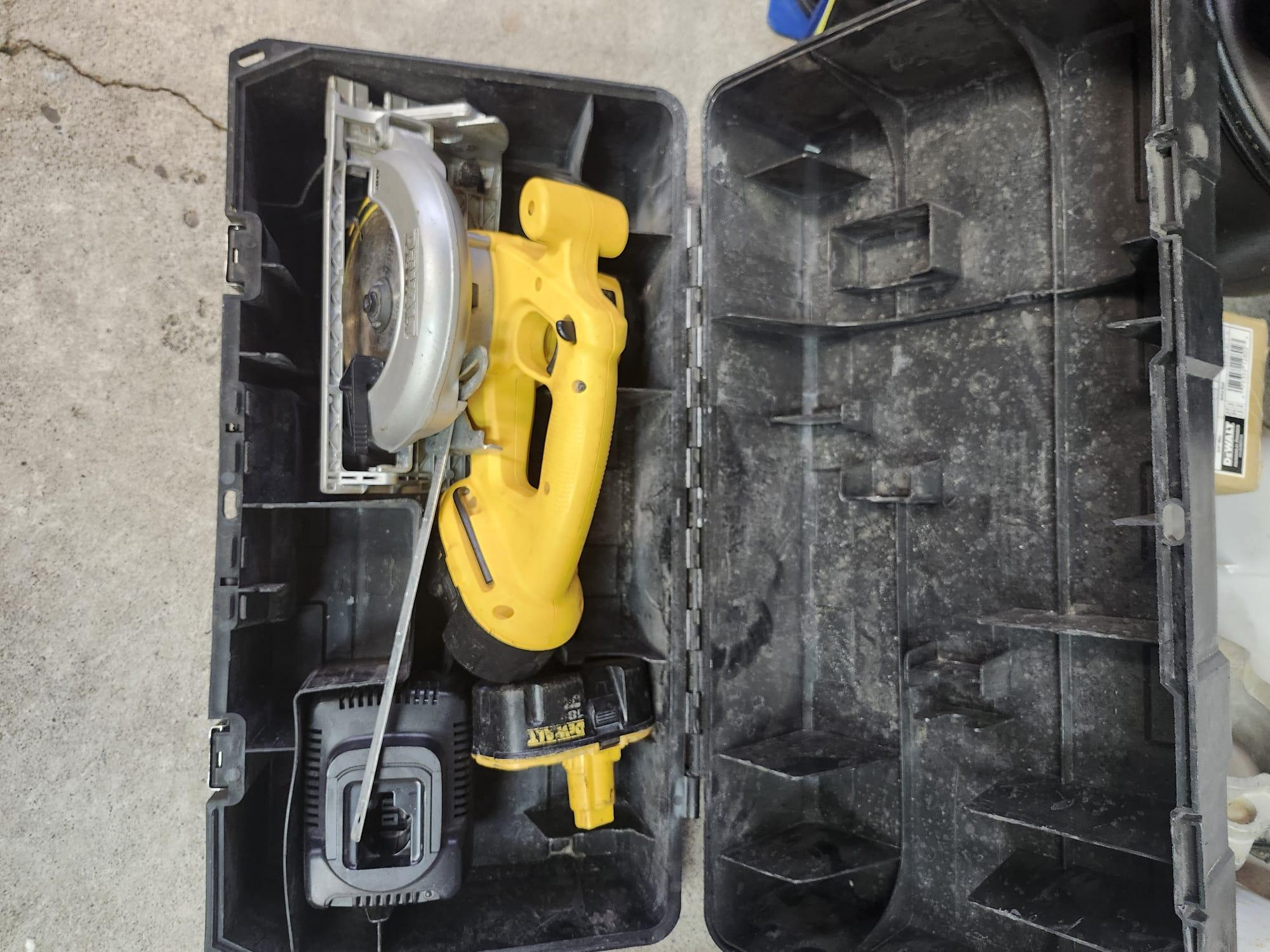 DEWALT 18V Cordless Circular Saw – Complete Kit - photo 2