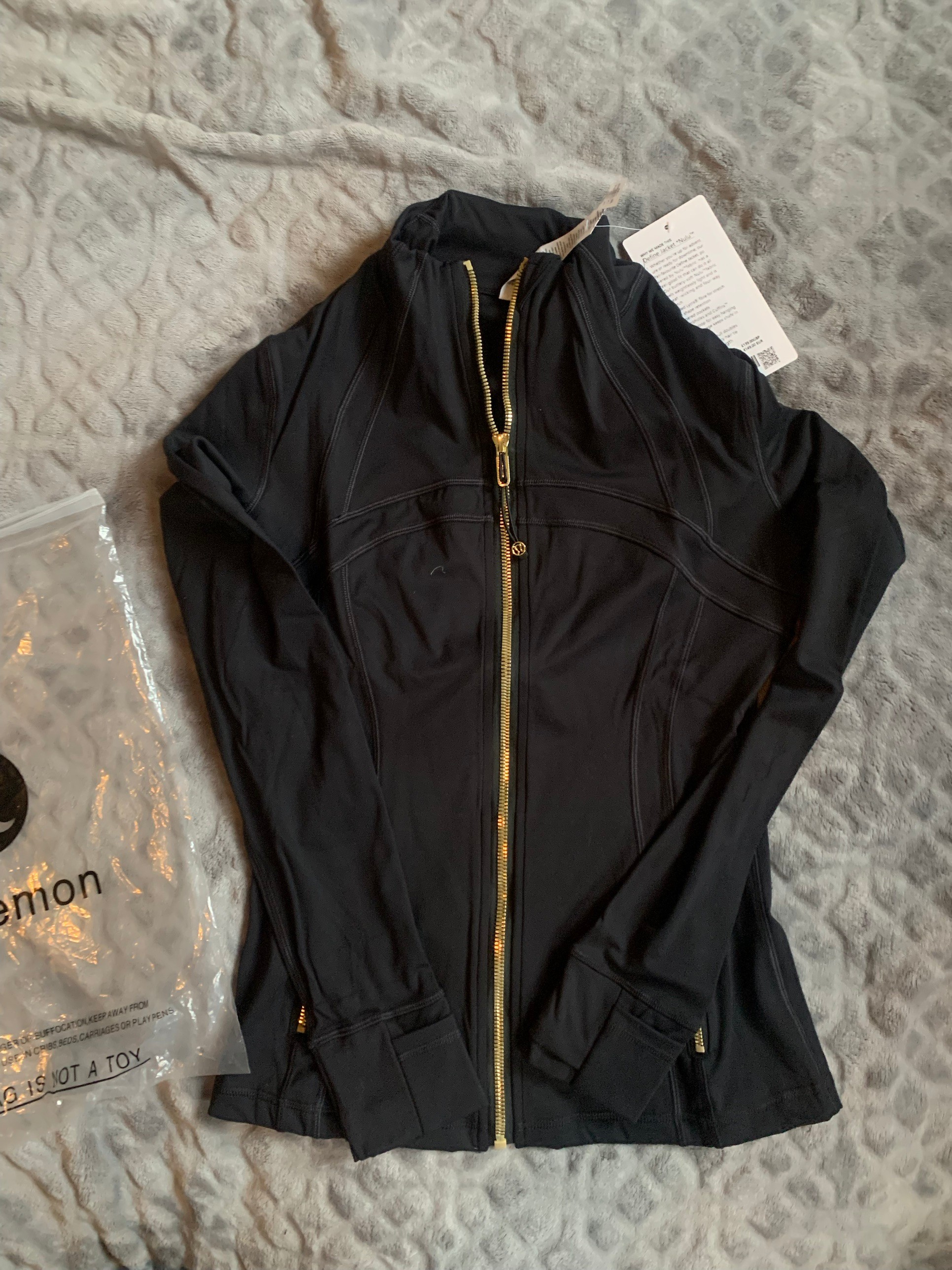 lululemon Define Jacket Nulu Size 6 Black — NWT, Sealed