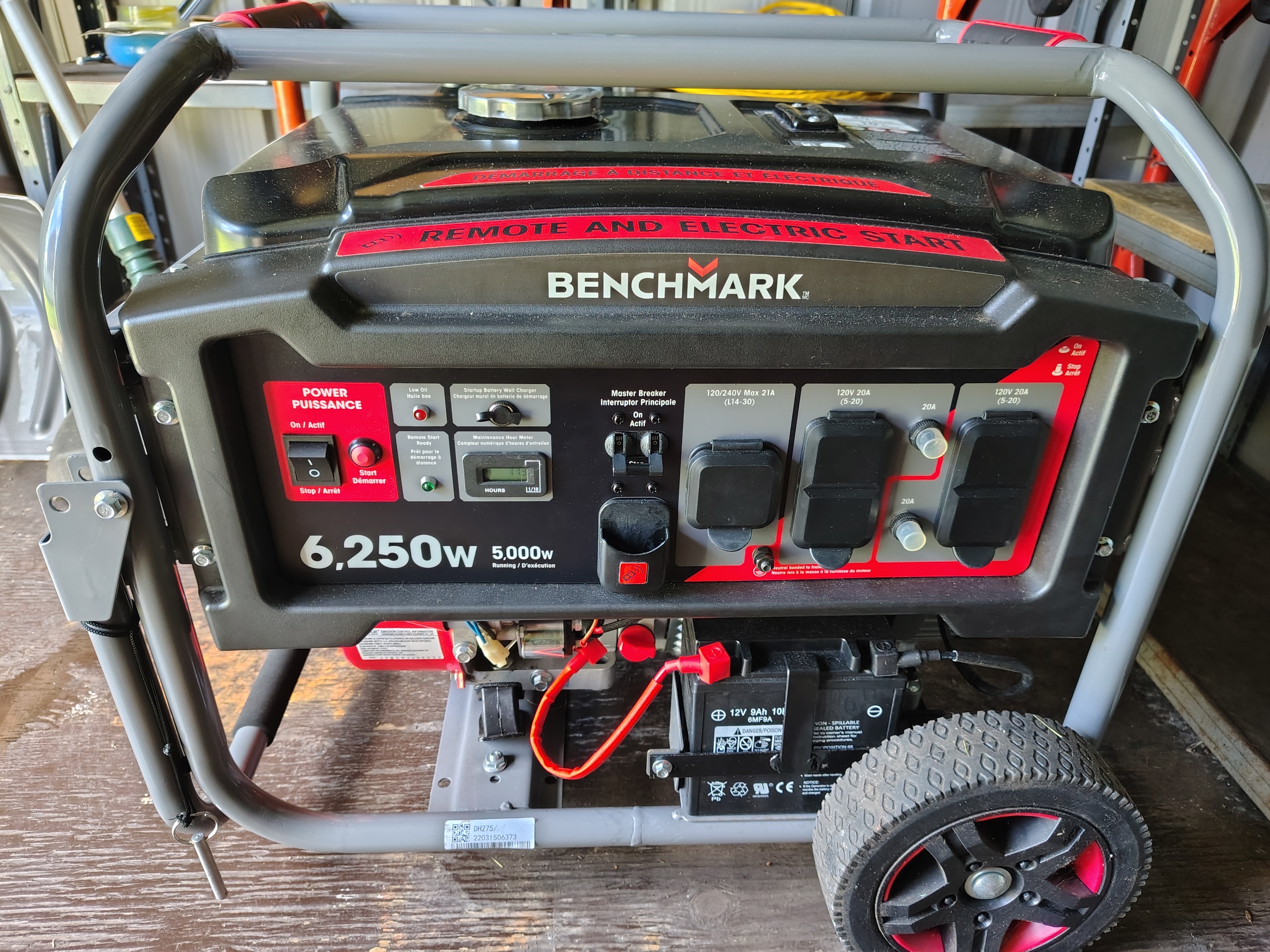BENCHMARK Portable Gas Generator - with Remote Start, 6250W