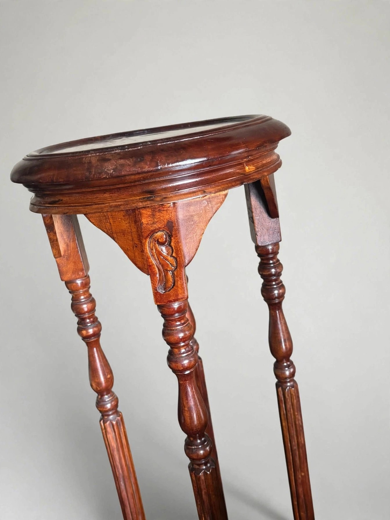 Victorian Mahogany Plant Stand, Turned Fluted Legs, Shelf - photo 3