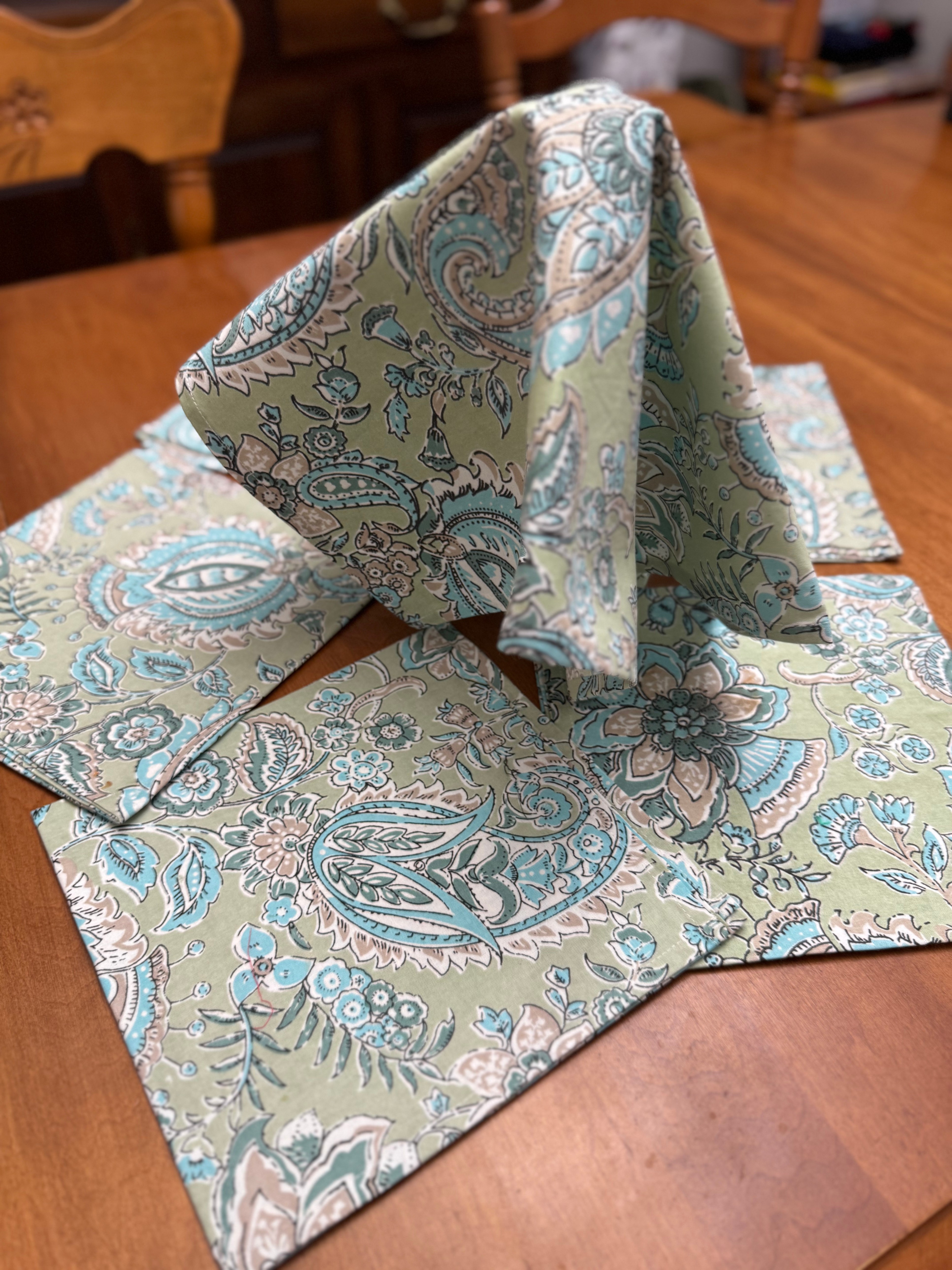 Set of 6 • Brand New Cotton Floral Dinner Napkins • Steal Deal! - photo 2