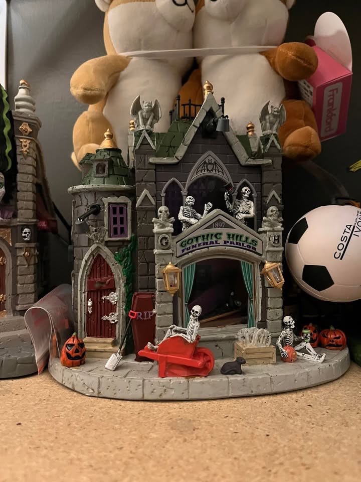 LEMAX SPOOKY TOWN HALLOWEEN COLLECTIBLES - photo 2
